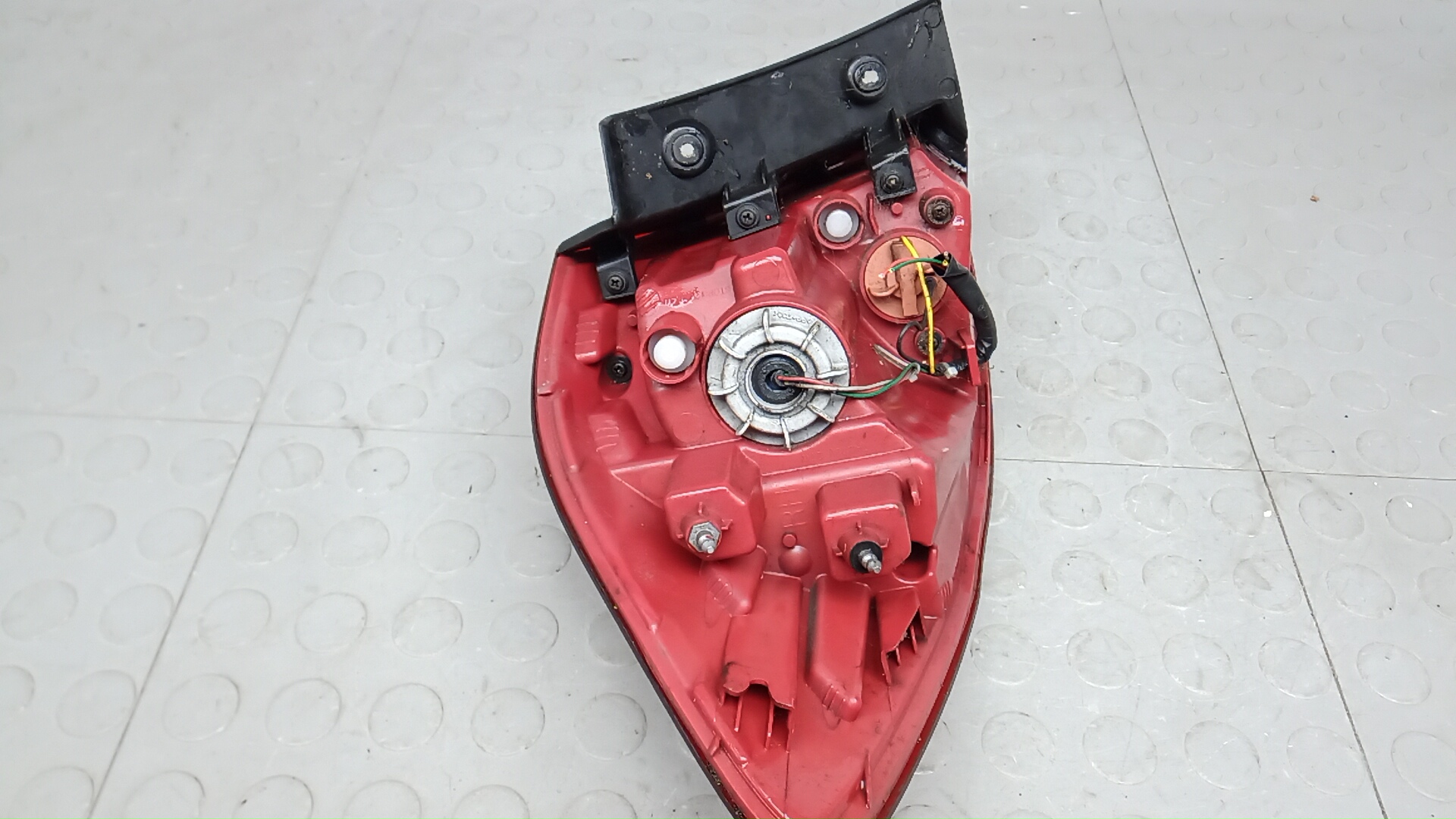 Фонарь задний правый