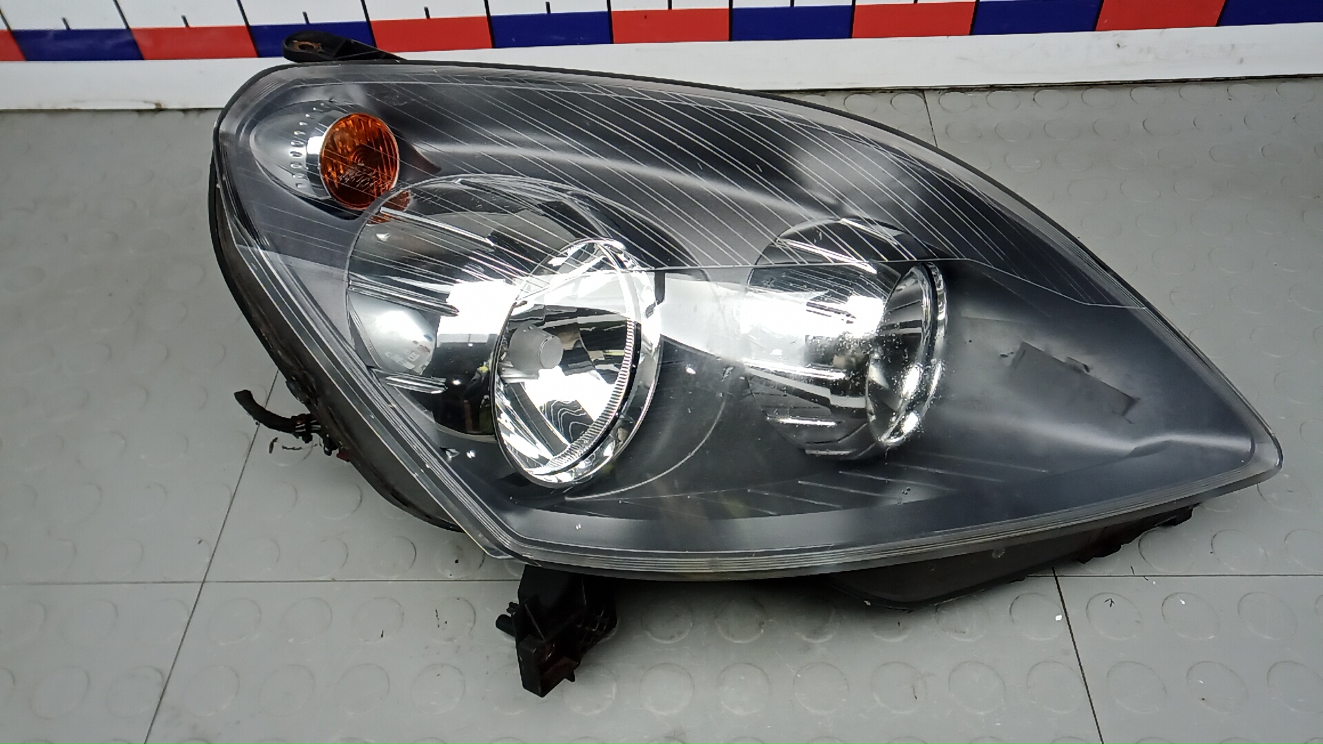 Фара правая