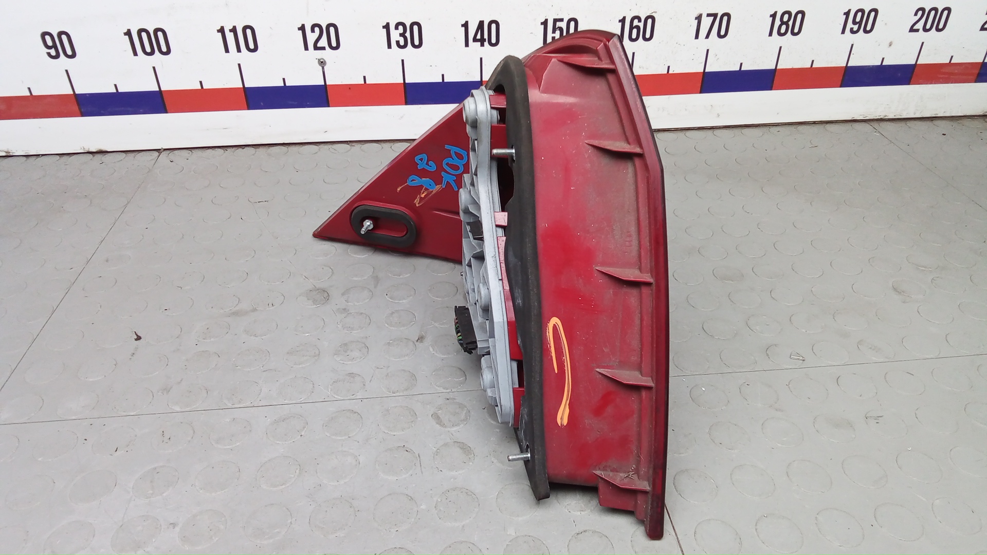 Фонарь задний правый