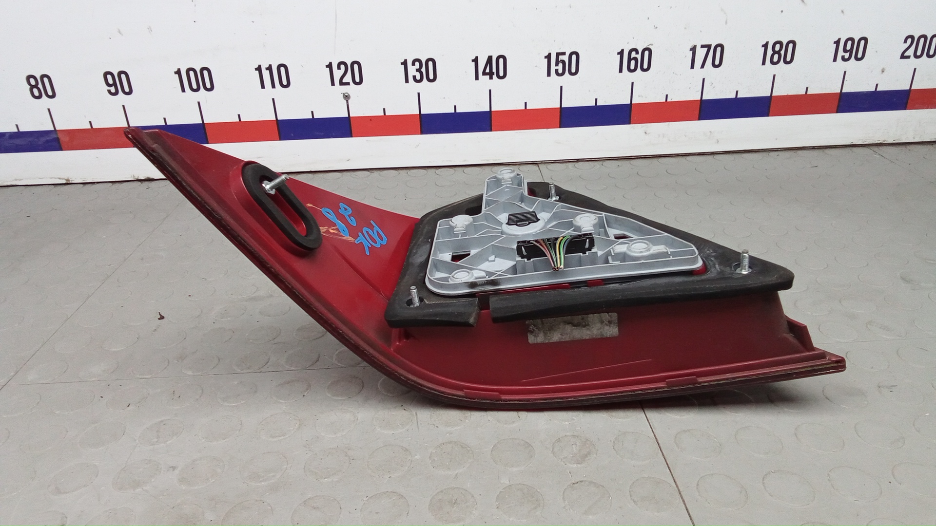 Фонарь задний правый