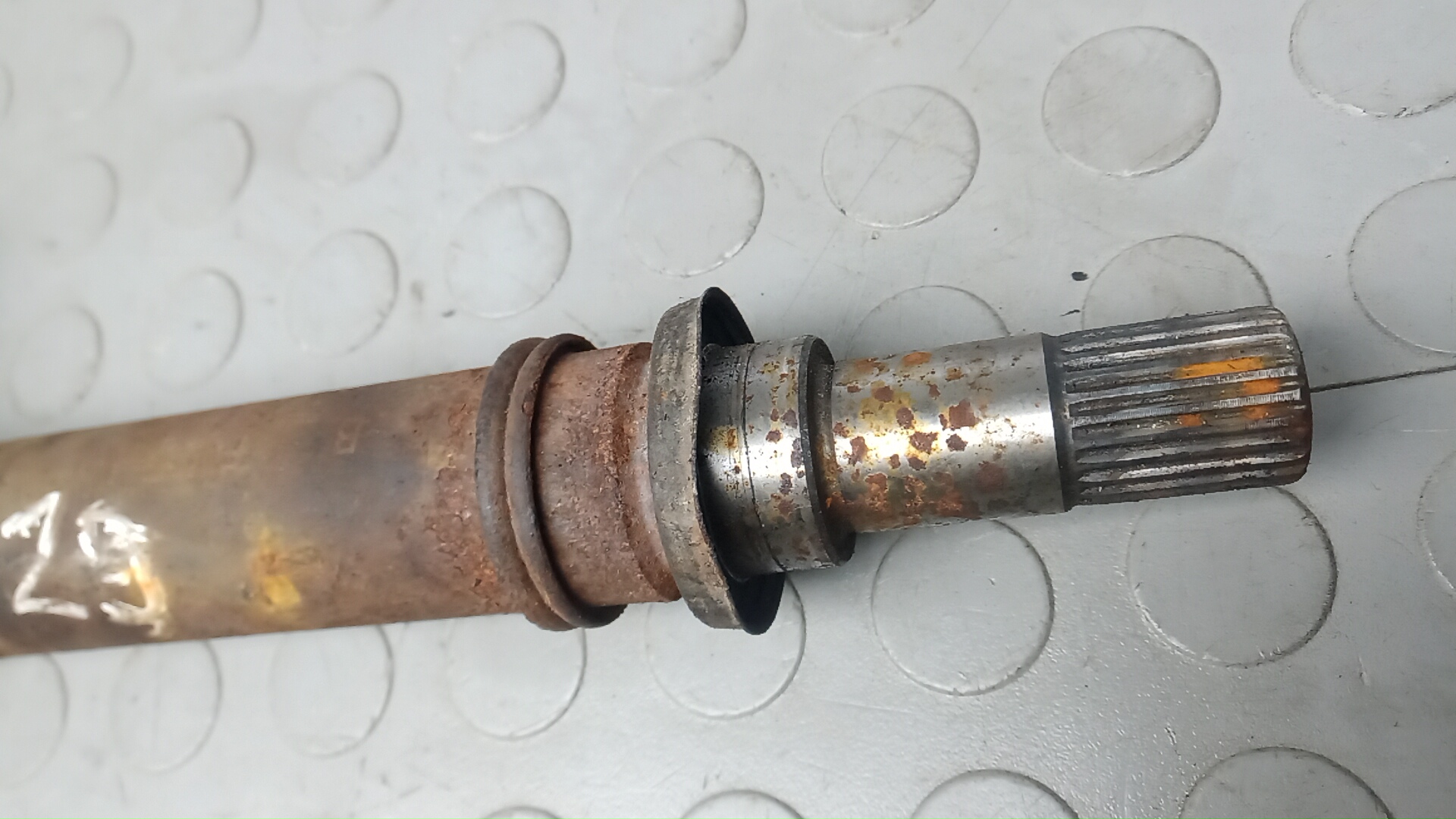 Полуось передняя правая