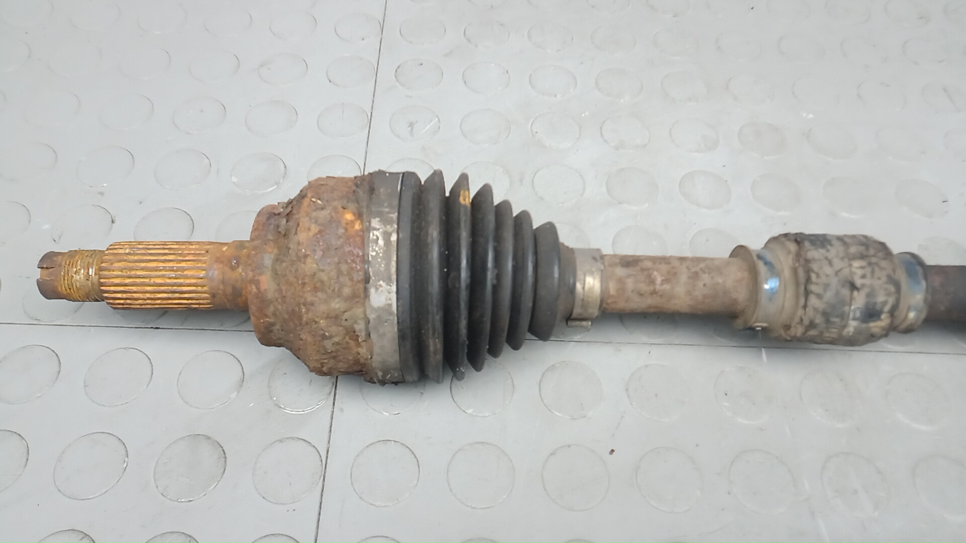 Полуось передняя правая