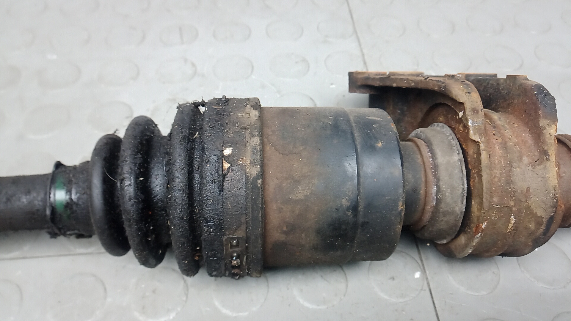 Полуось передняя правая