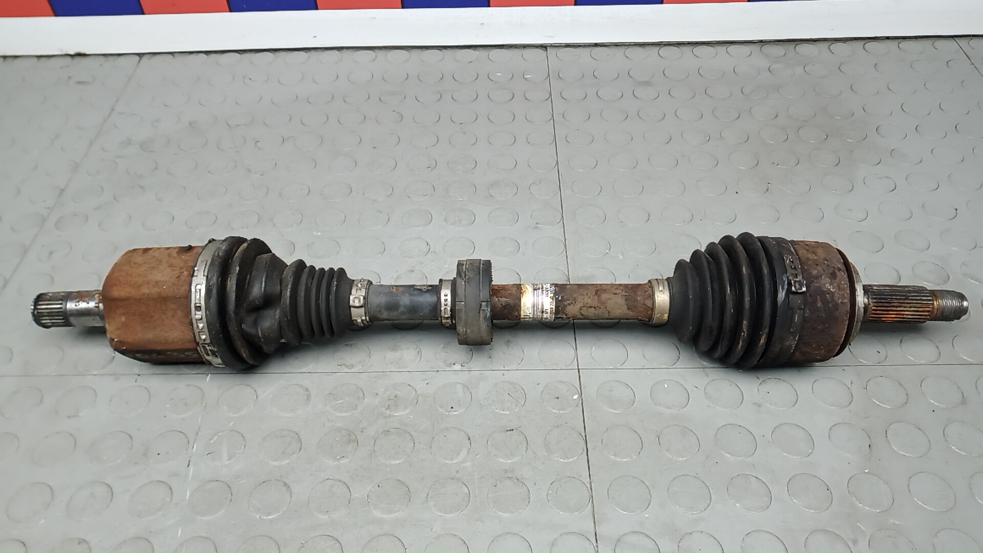 Полуось передняя левая