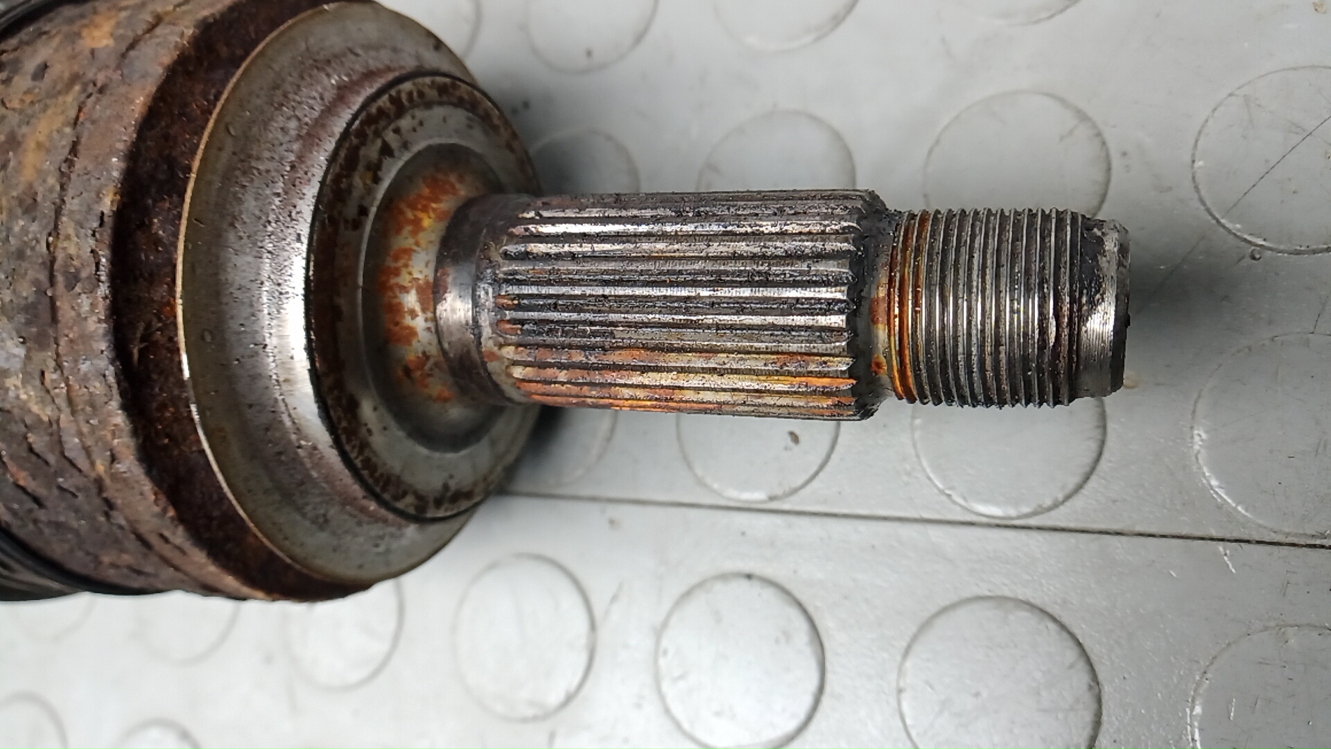 Полуось передняя левая