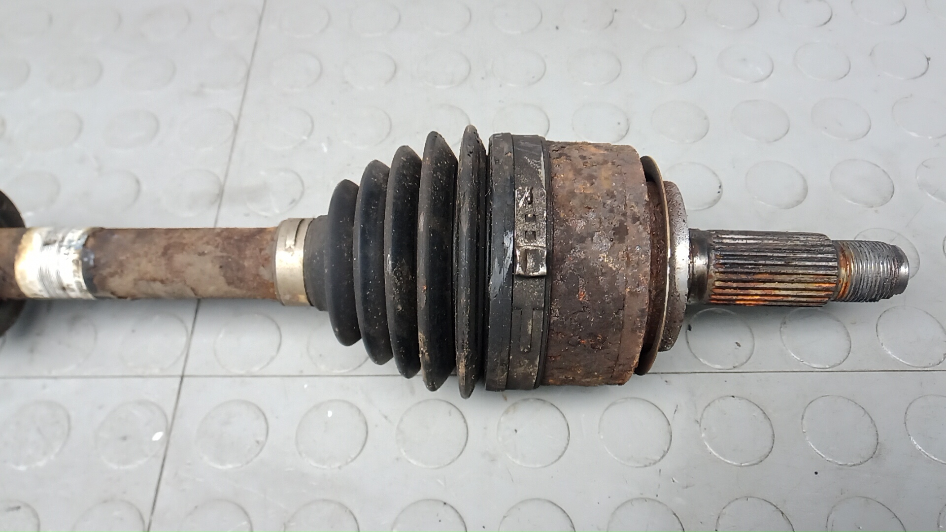 Полуось передняя левая