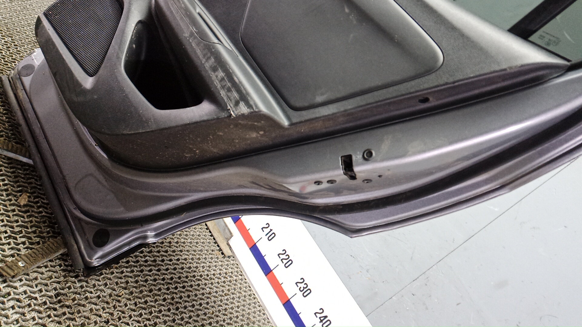 Дверь задняя правая