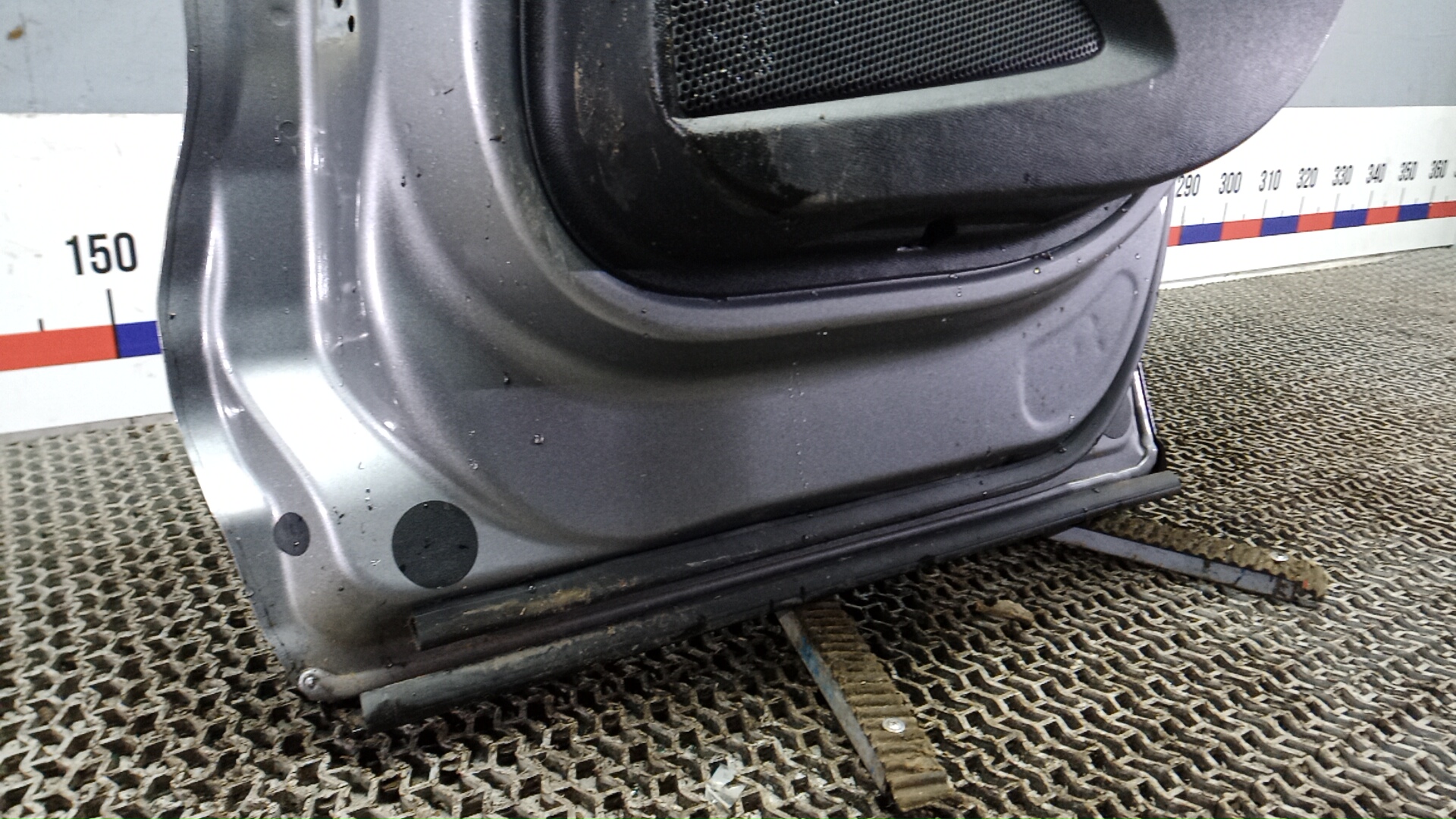 Дверь задняя правая