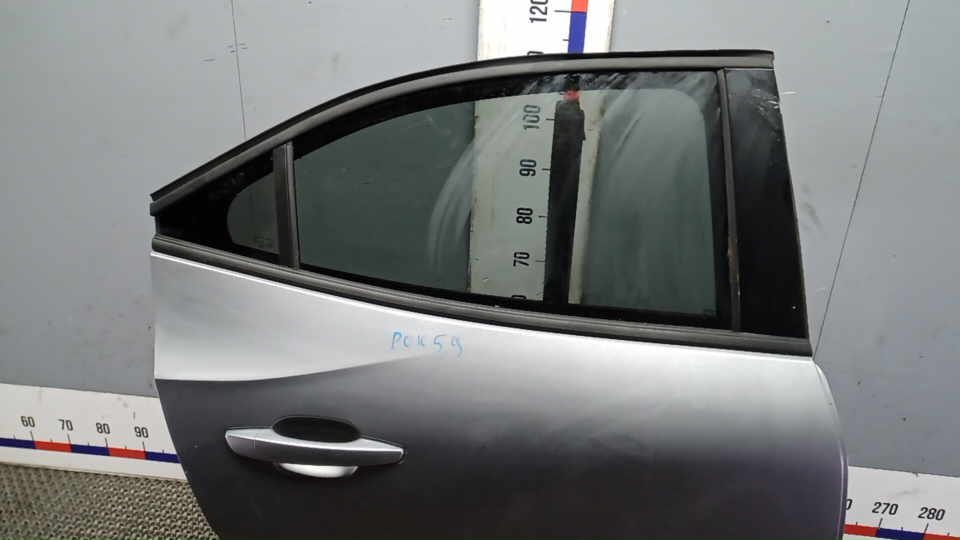 Дверь задняя правая