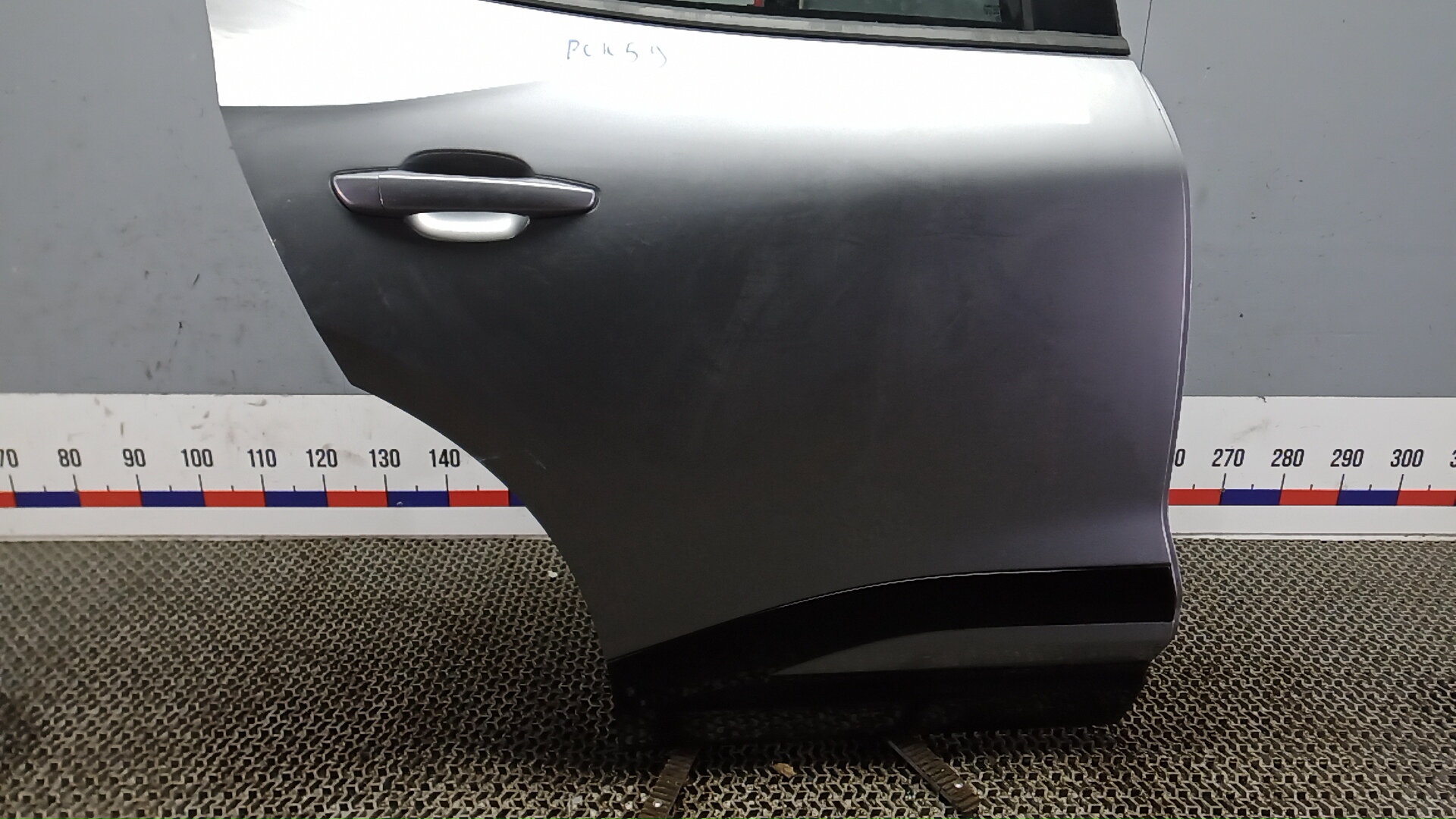 Дверь задняя правая