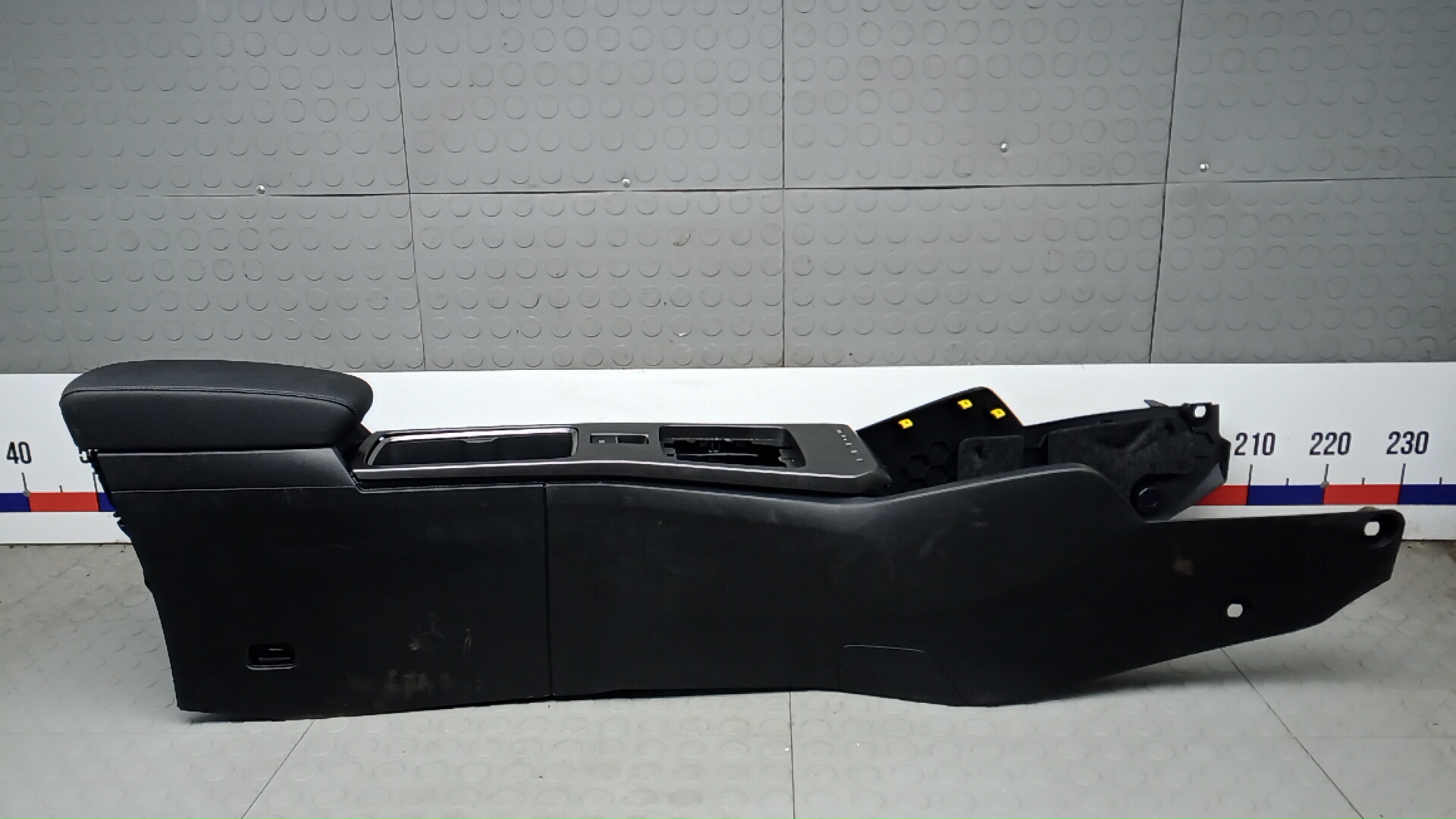 Подлокотник