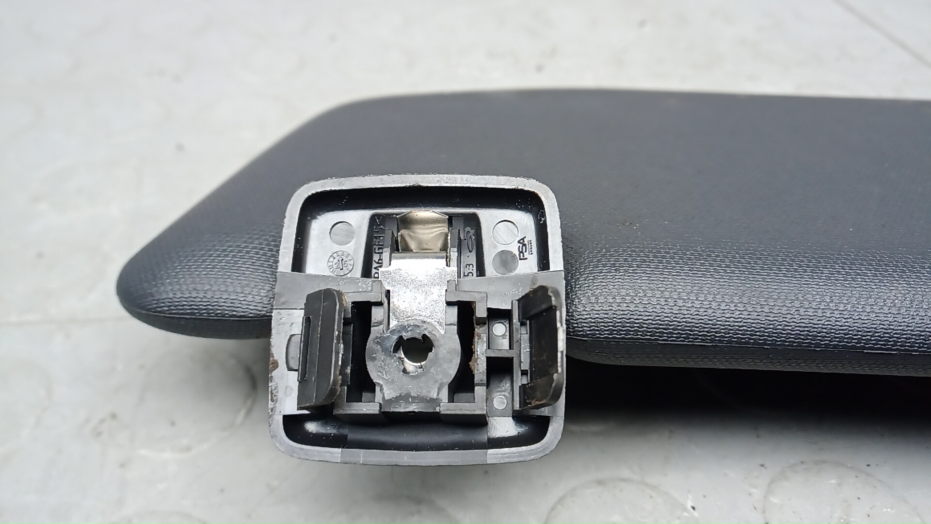 Козырек солнцезащитный