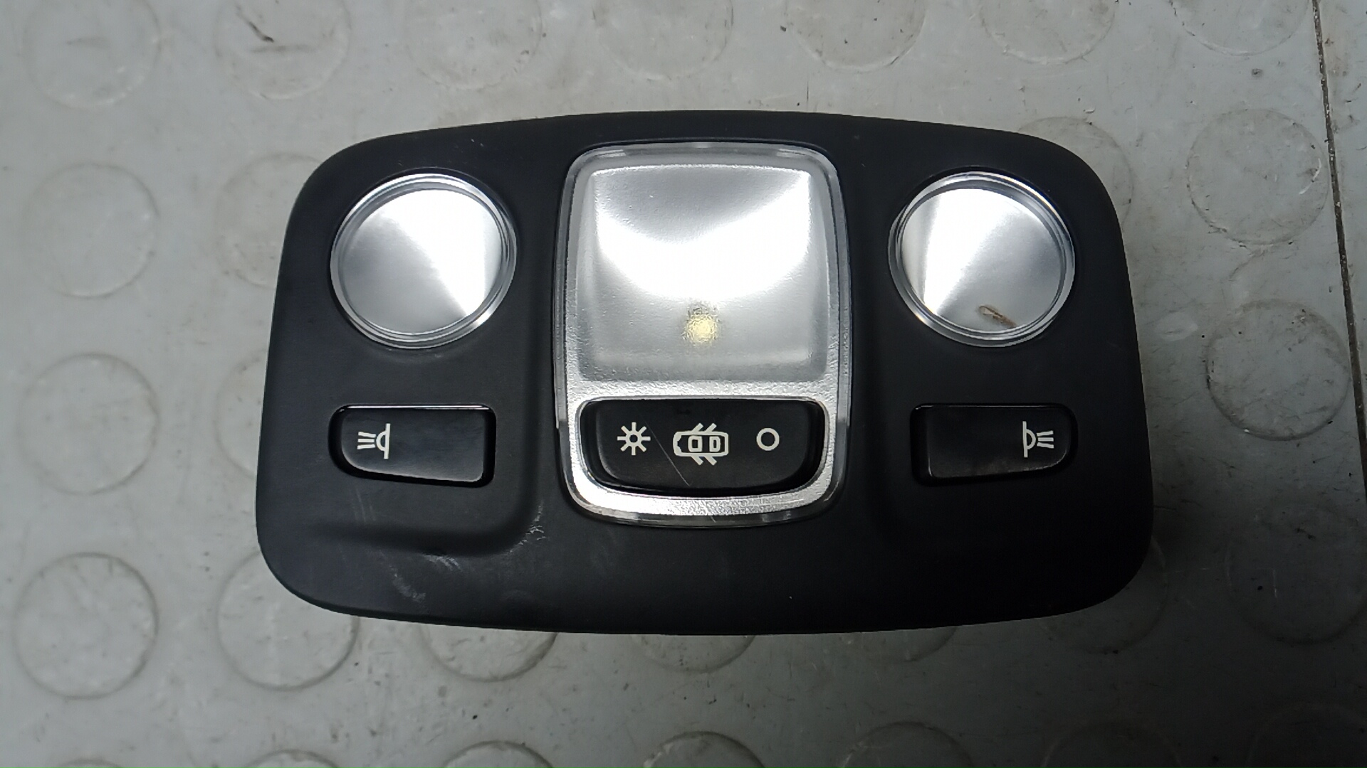 Плафон салонный