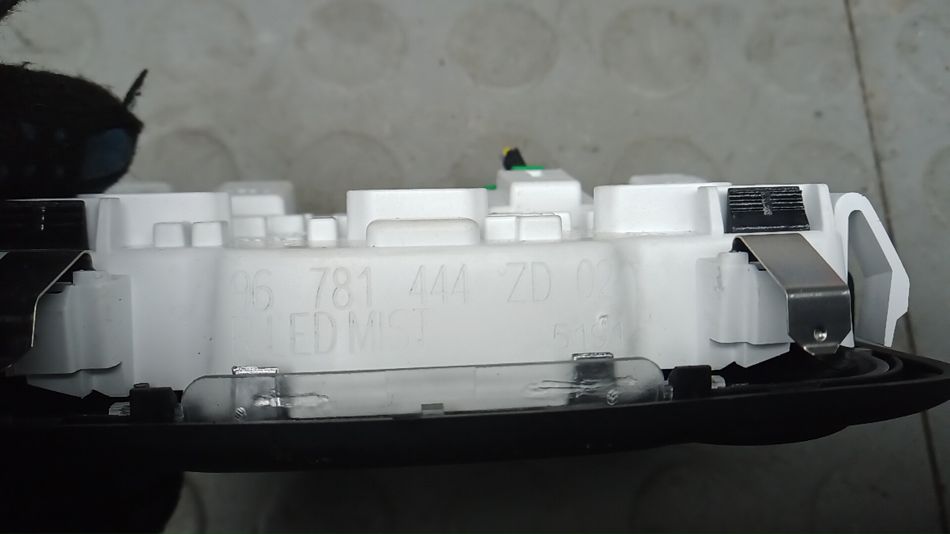 Плафон салонный