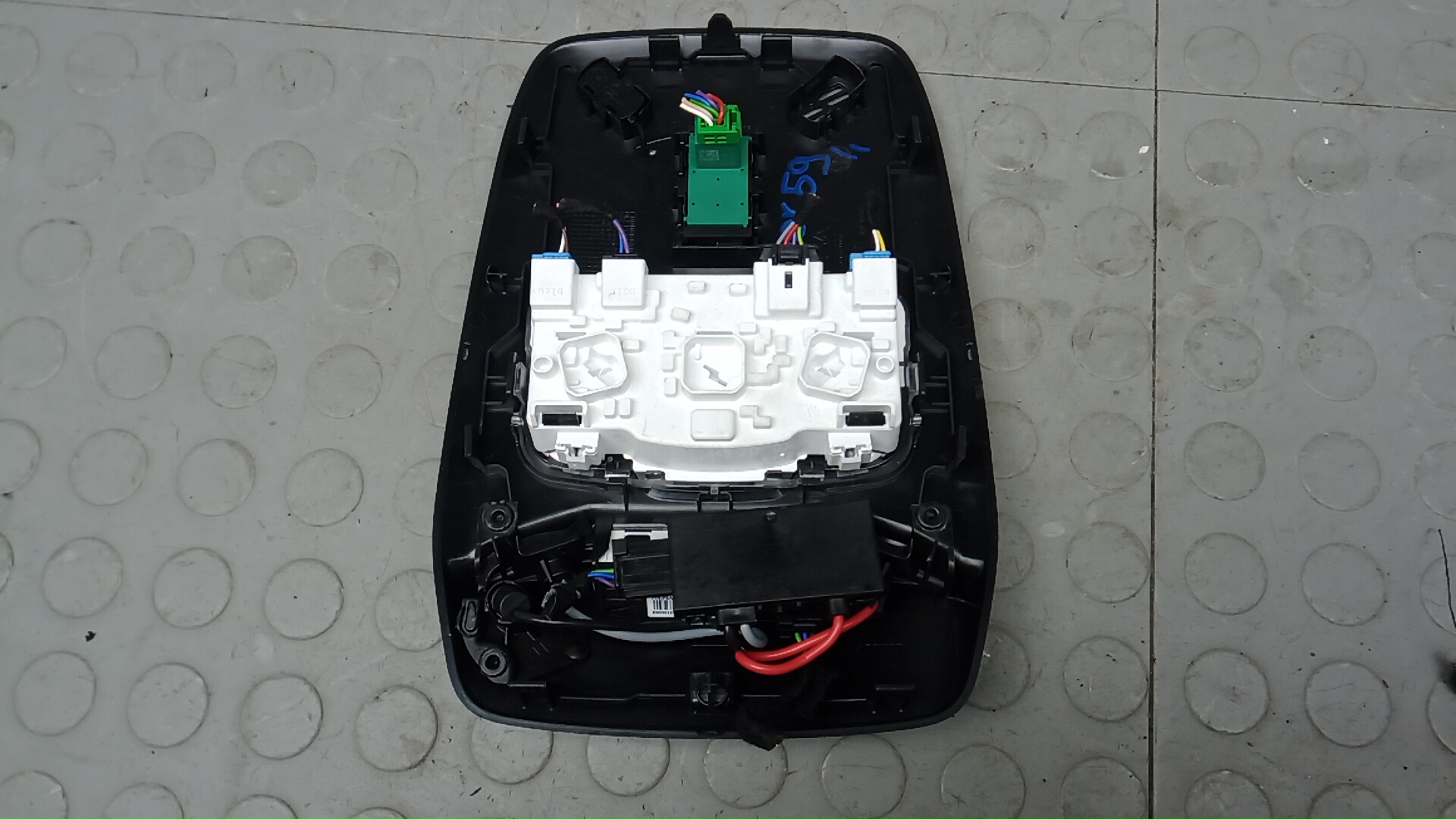 Плафон салонный