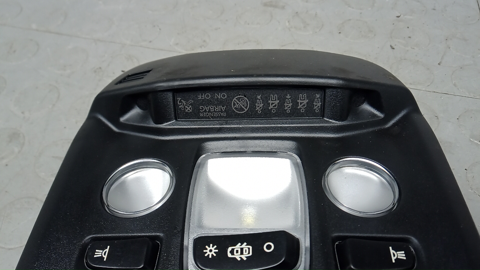 Плафон салонный