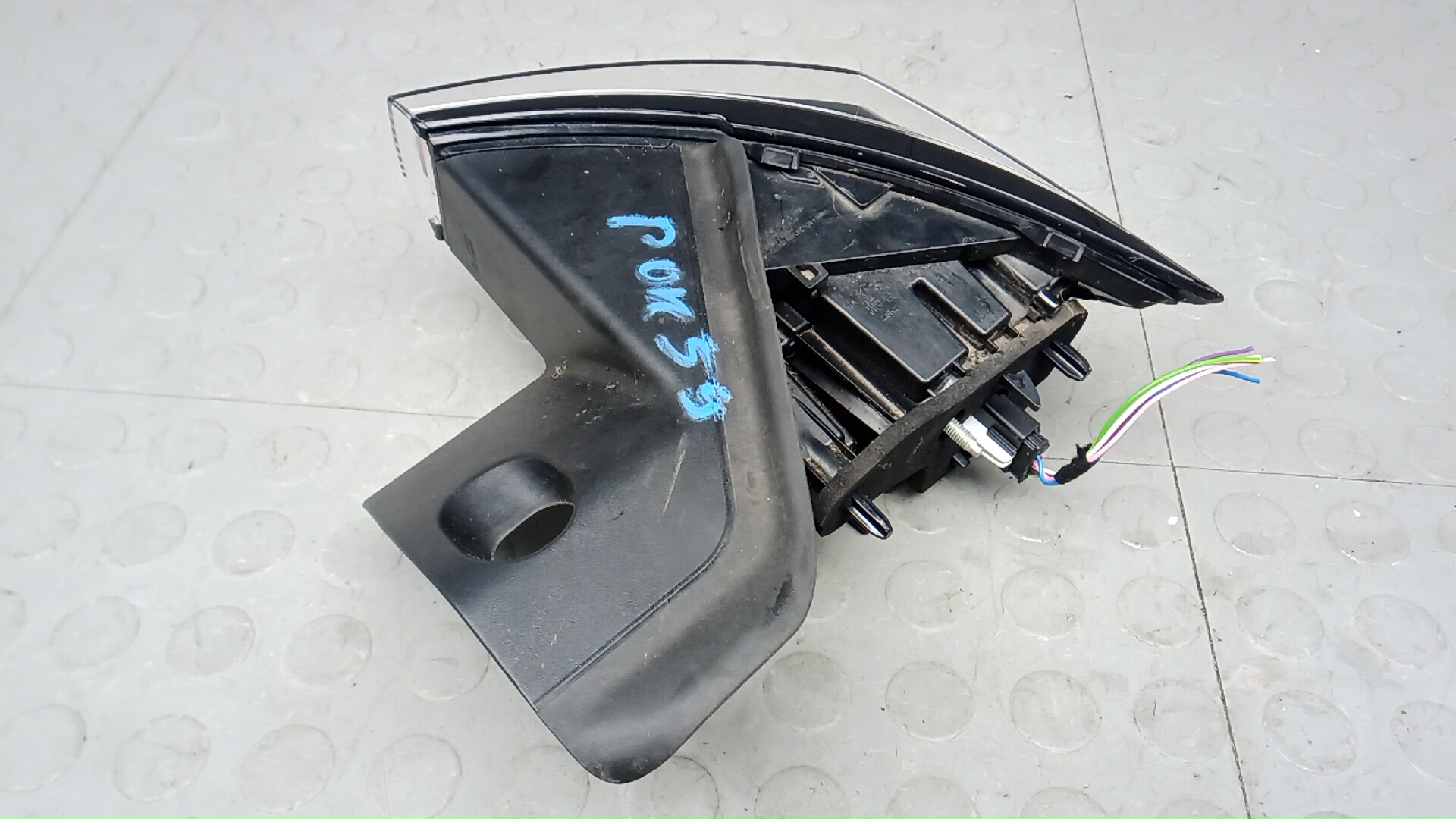 Фонарь задний левый