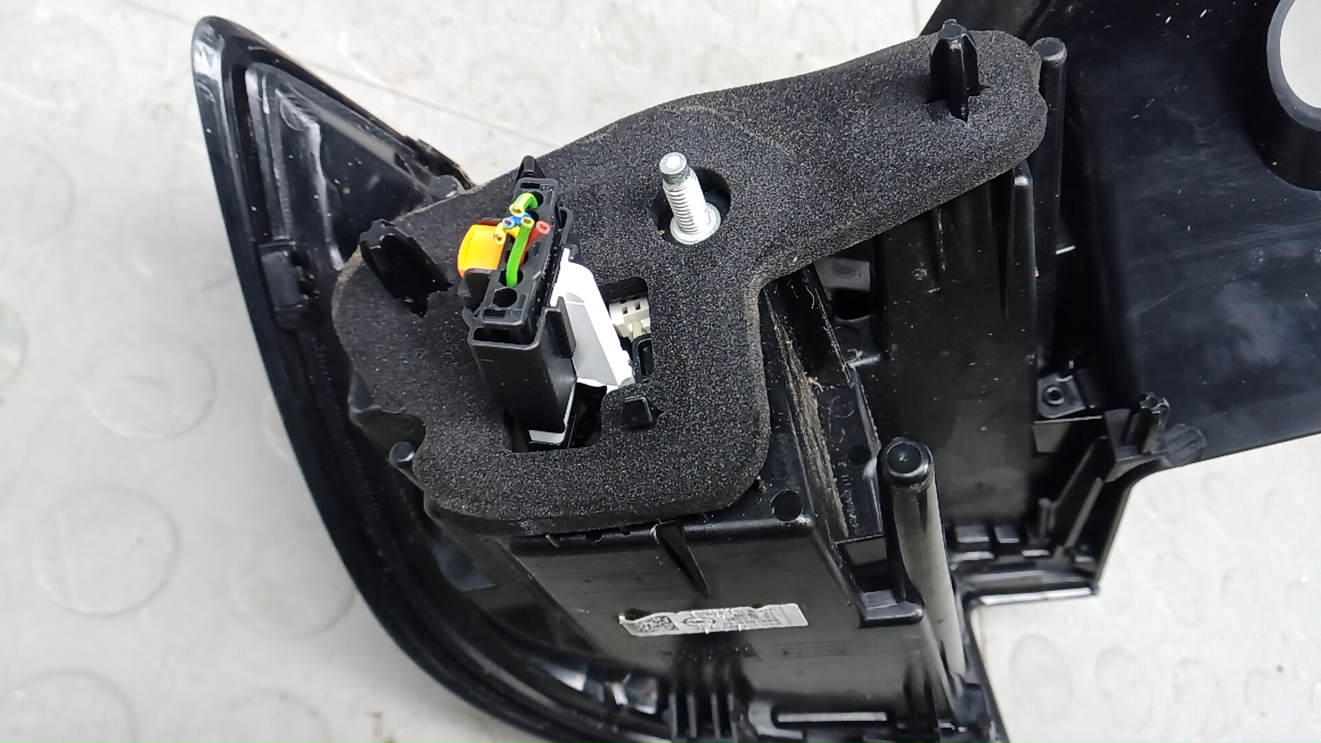 Фонарь задний правый