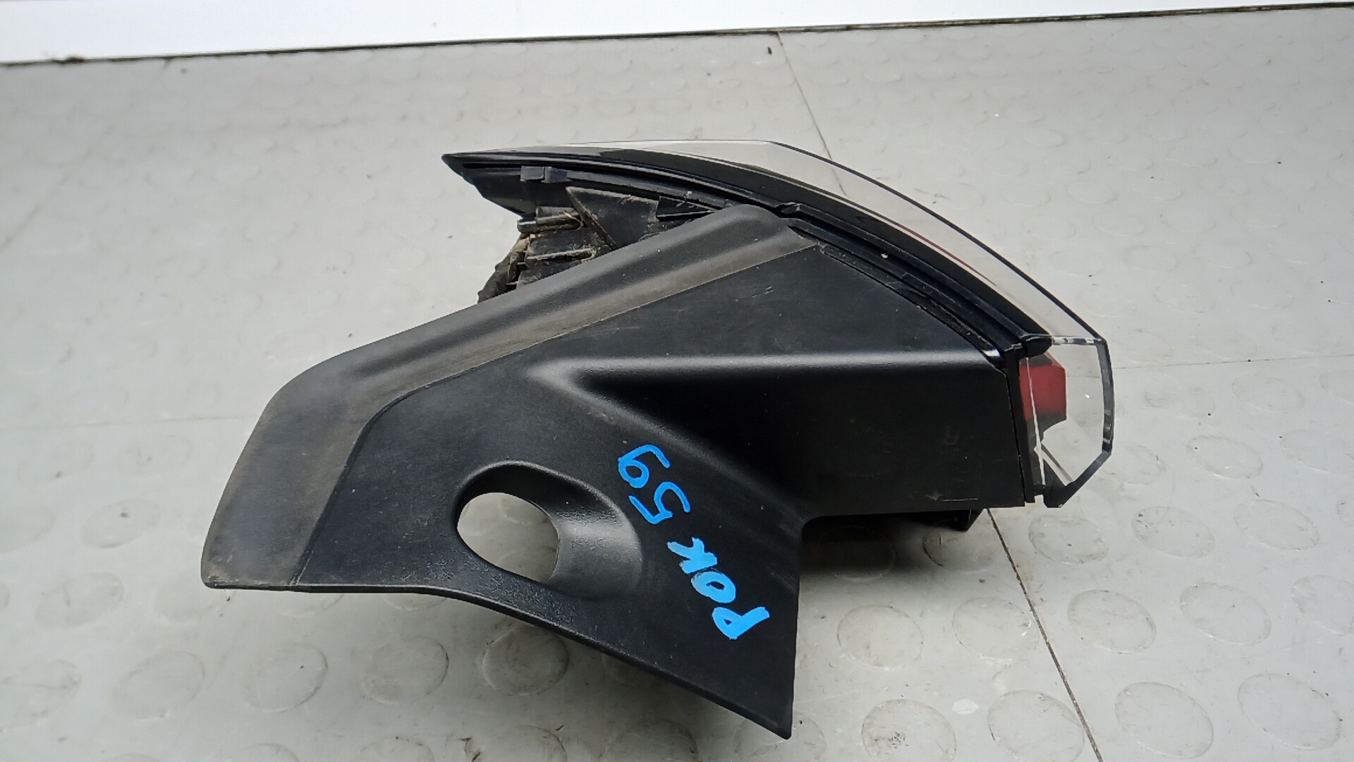 Фонарь задний правый