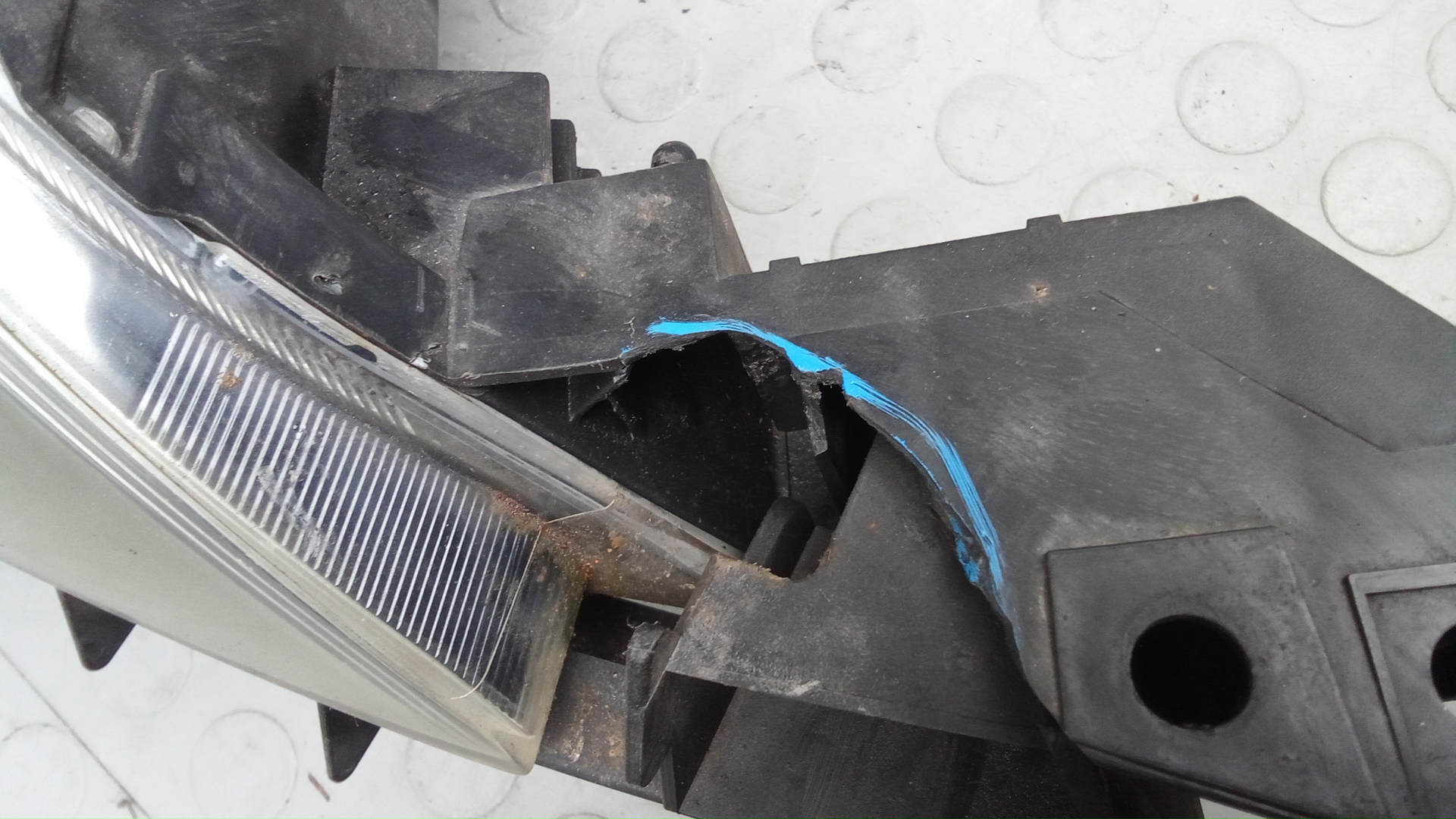 Фара правая