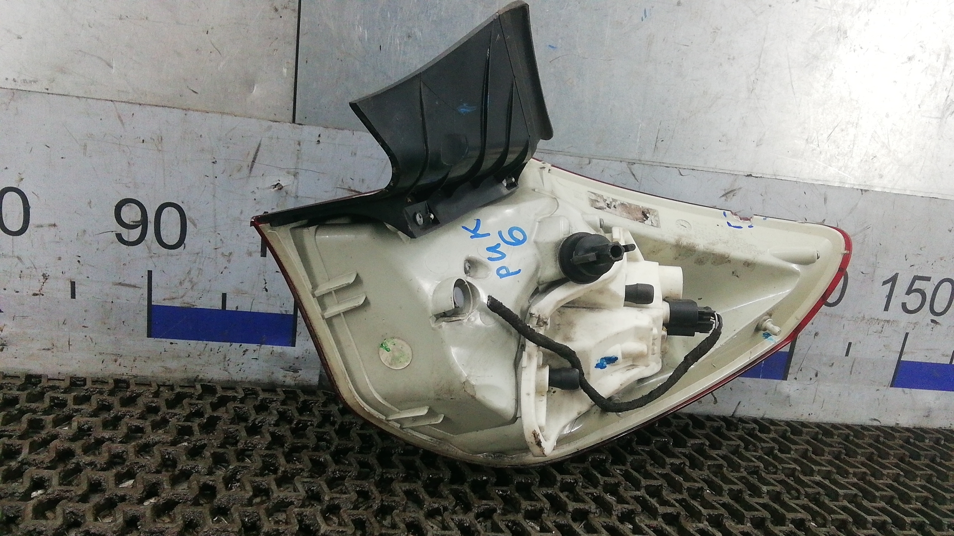 Фонарь задний левый