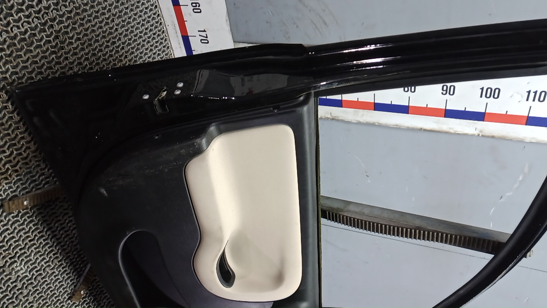 Дверь передняя левая