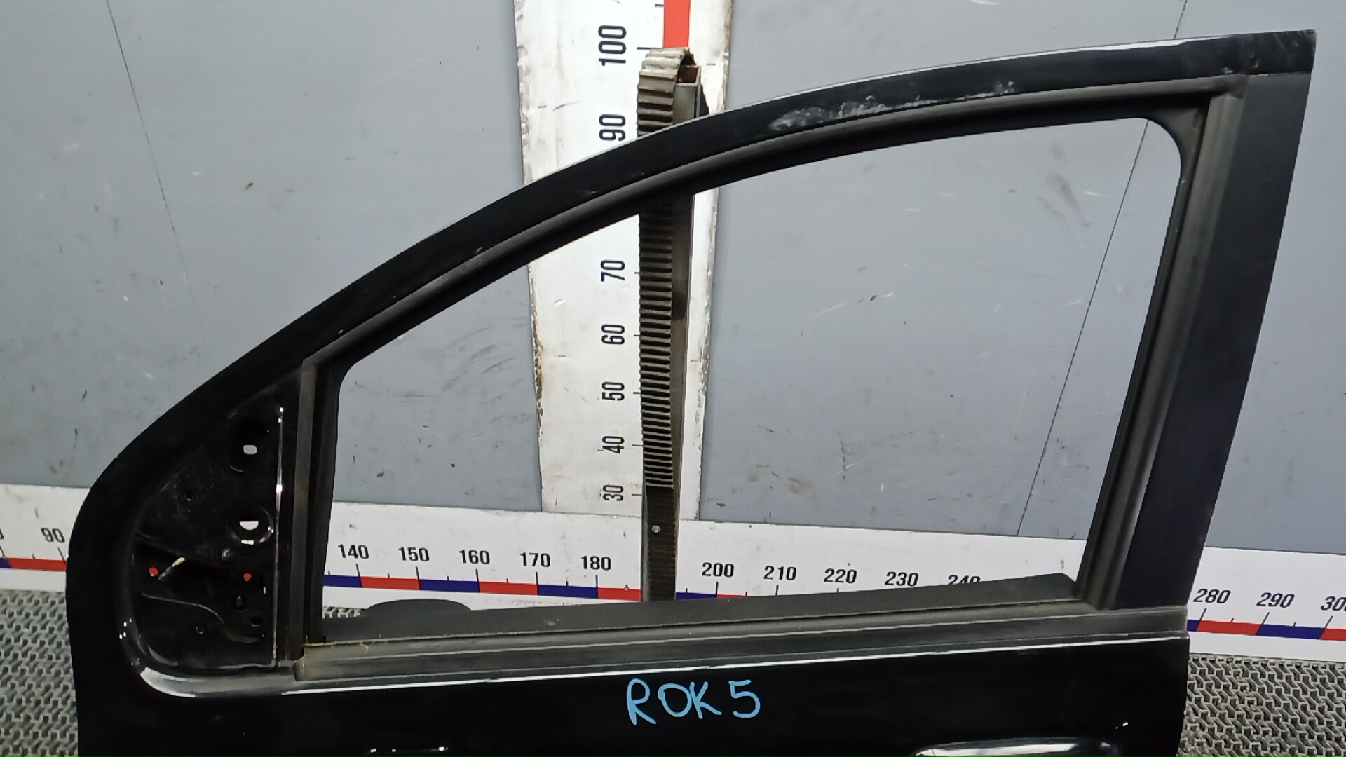 Дверь передняя левая