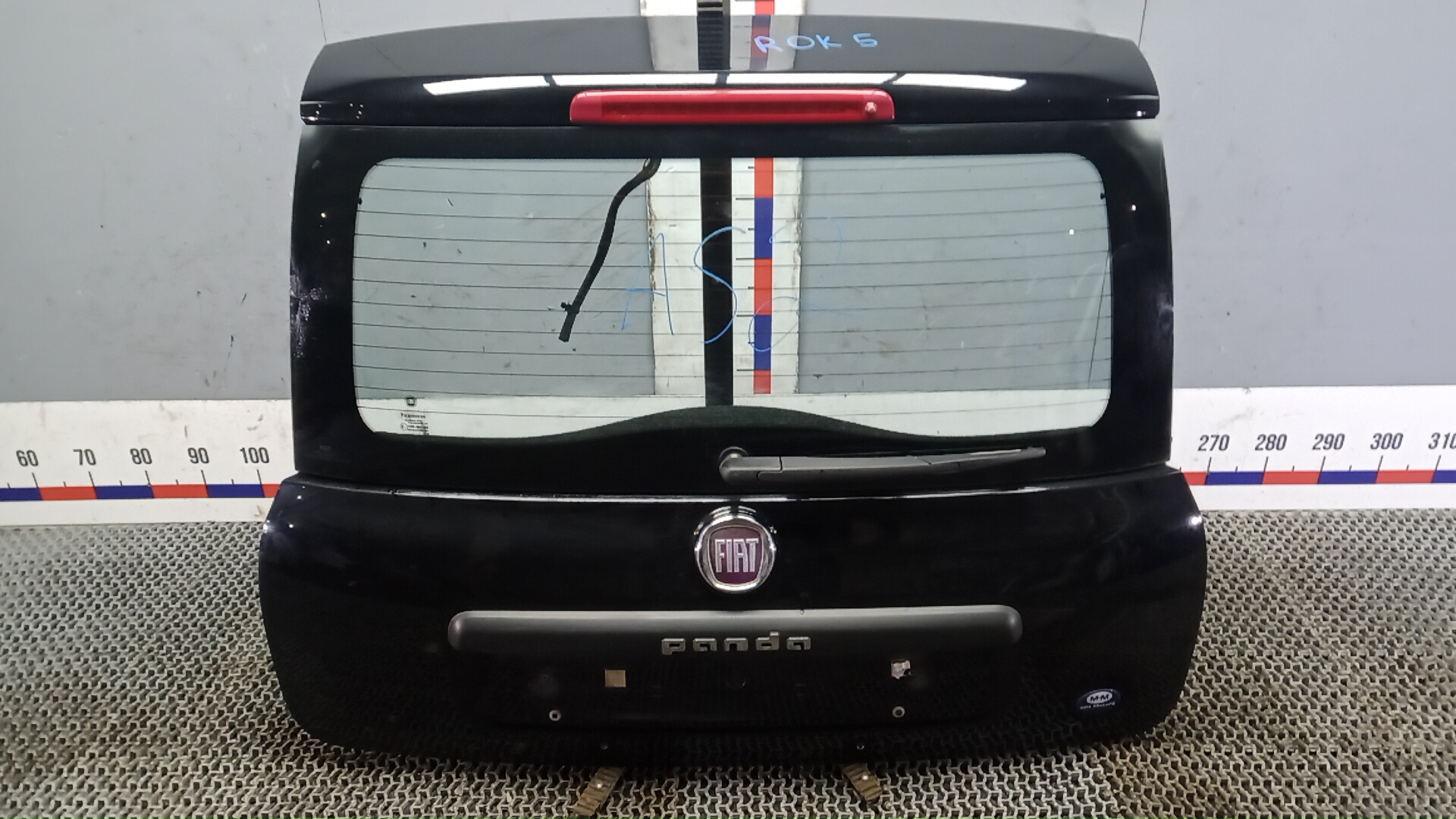 Дверь багажника