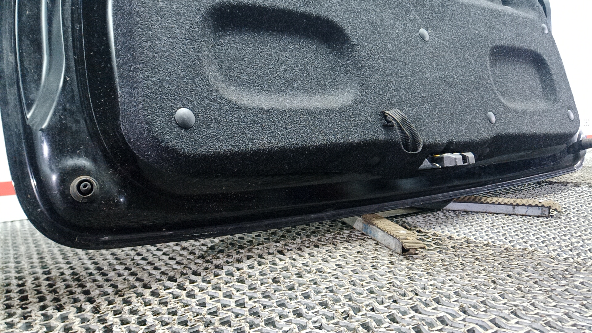 Дверь багажника