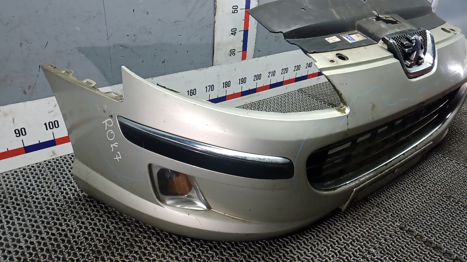 Бампер передний