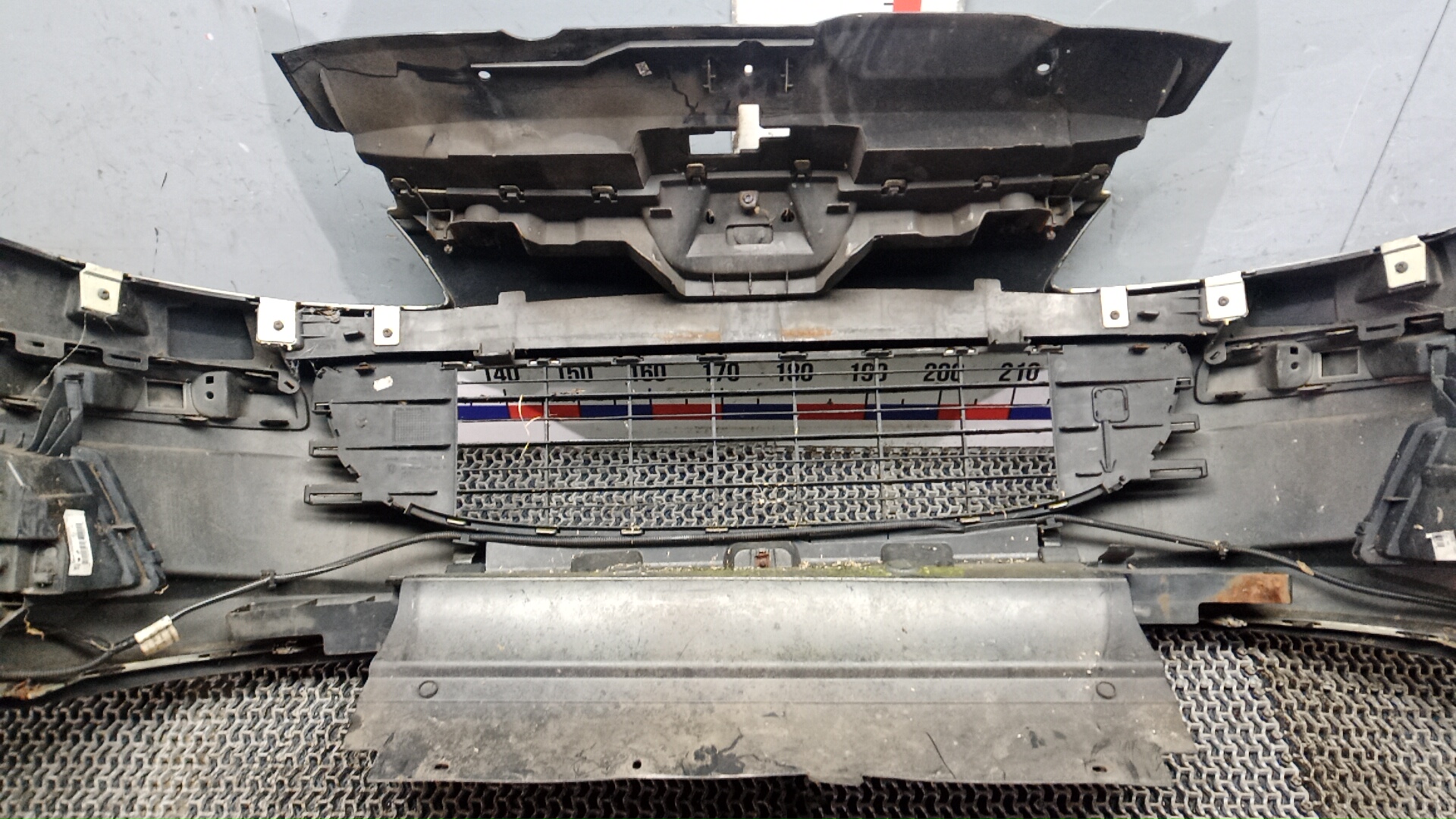 Бампер передний