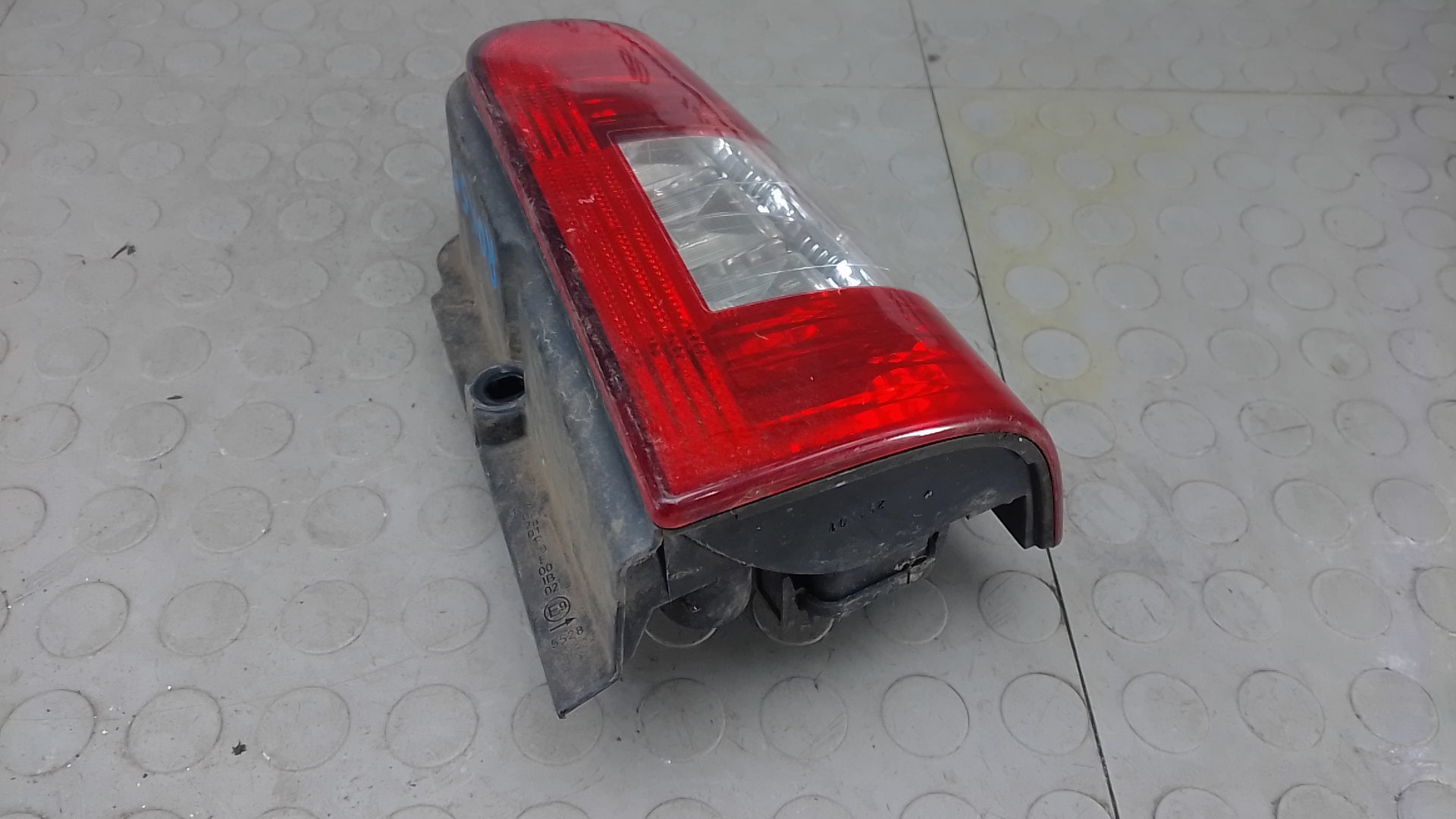 Фонарь задний правый