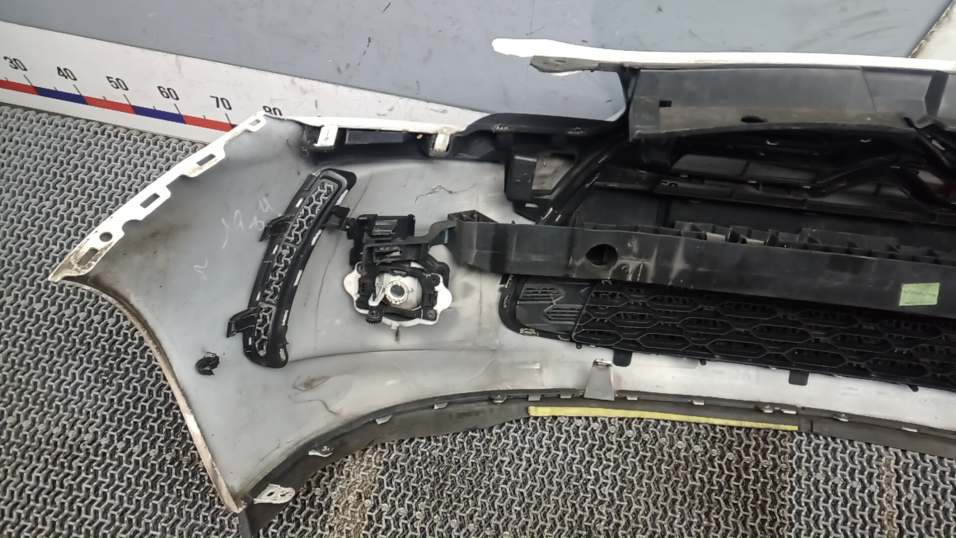 Бампер передний