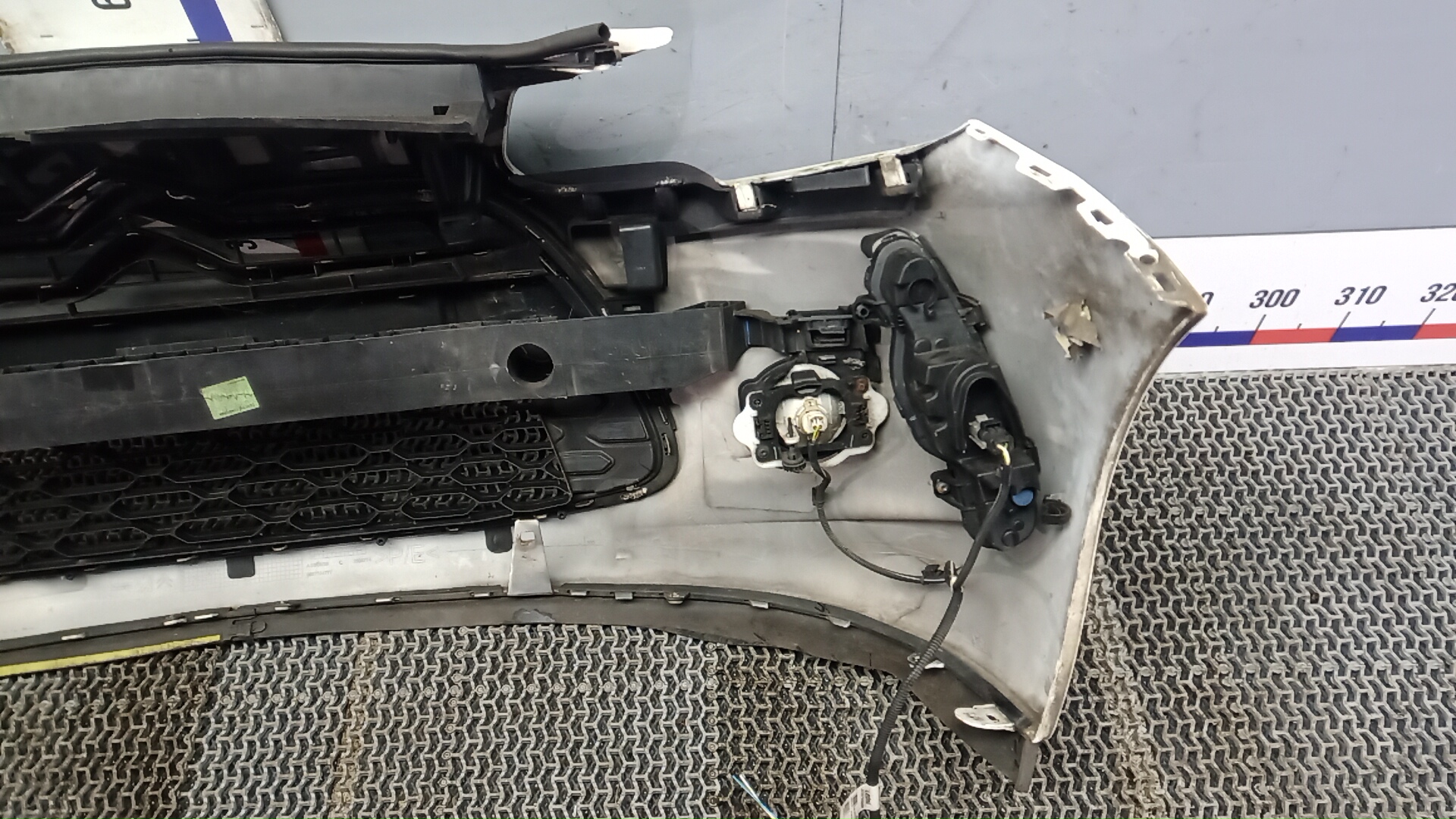 Бампер передний