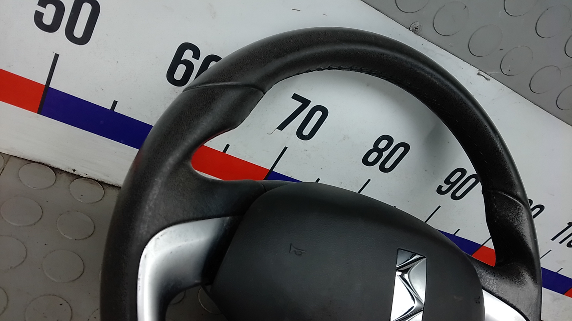 Рулевое колесо (руль)