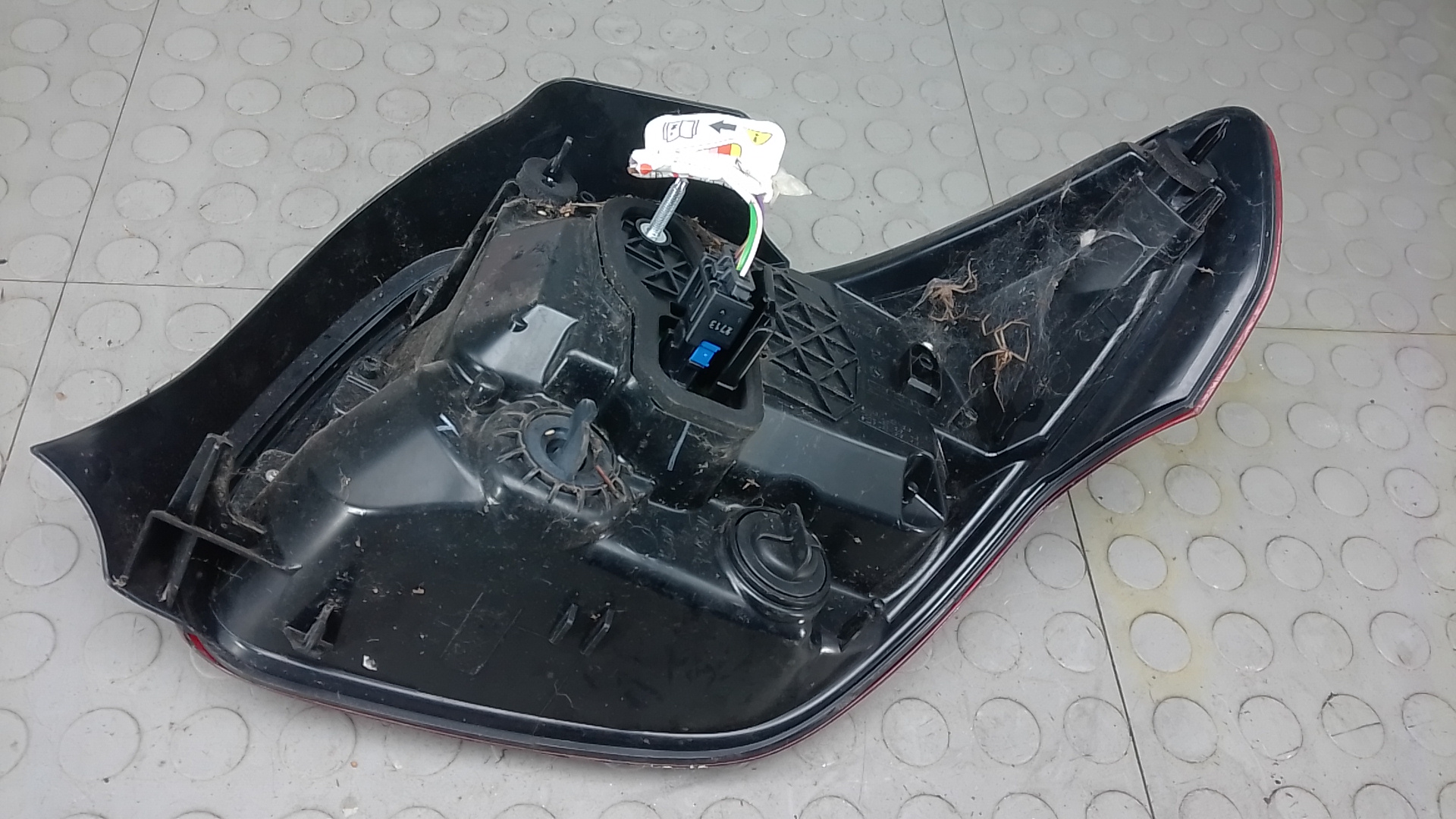 Фонарь задний левый