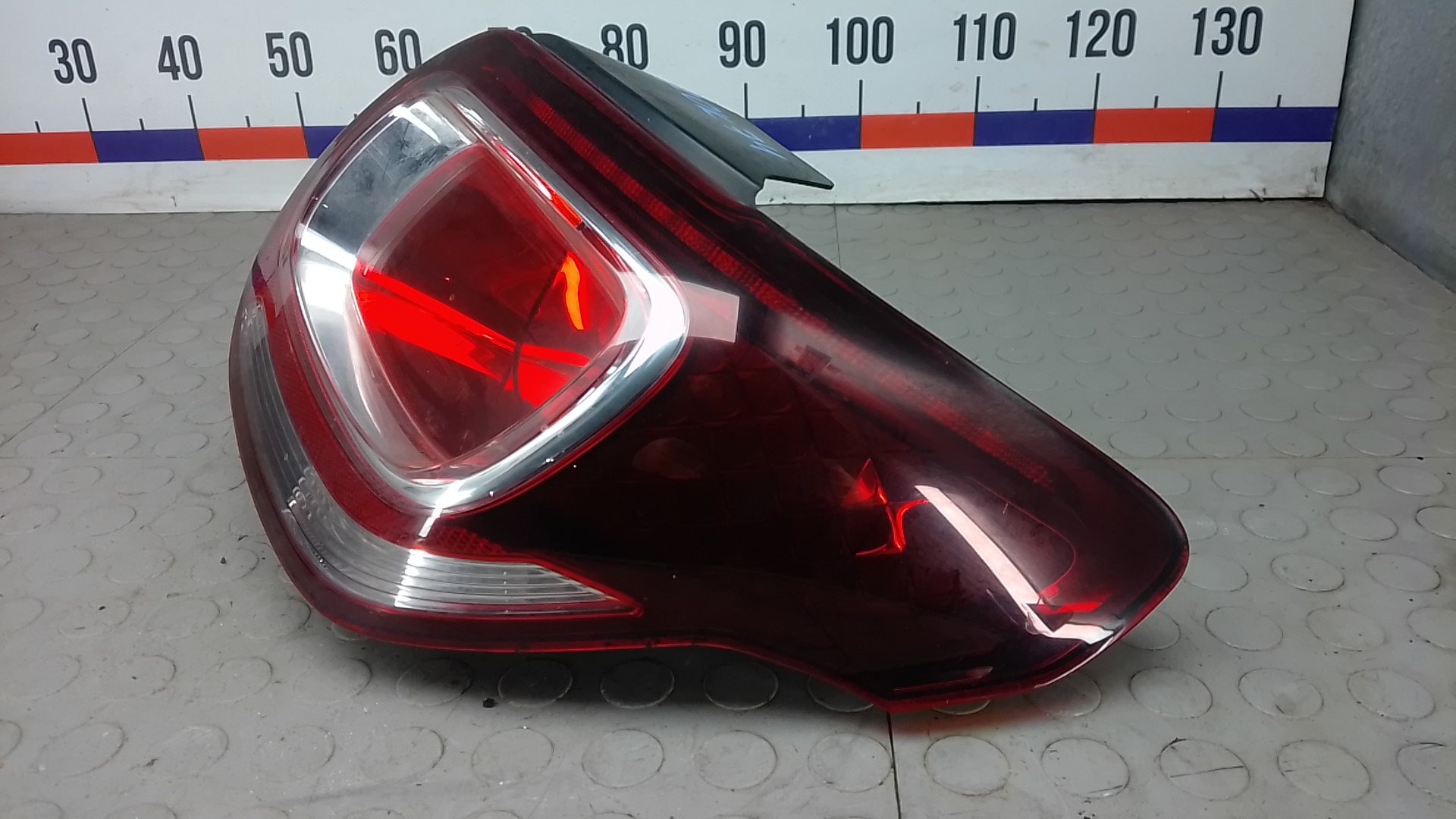 Фонарь задний правый