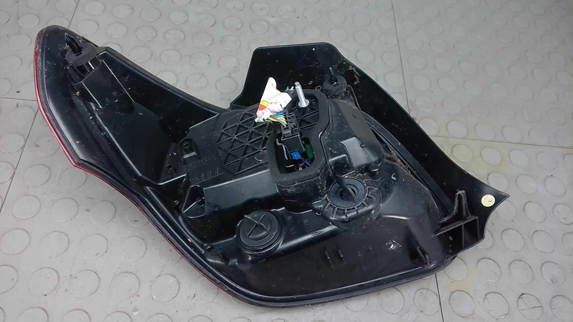 Фонарь задний правый