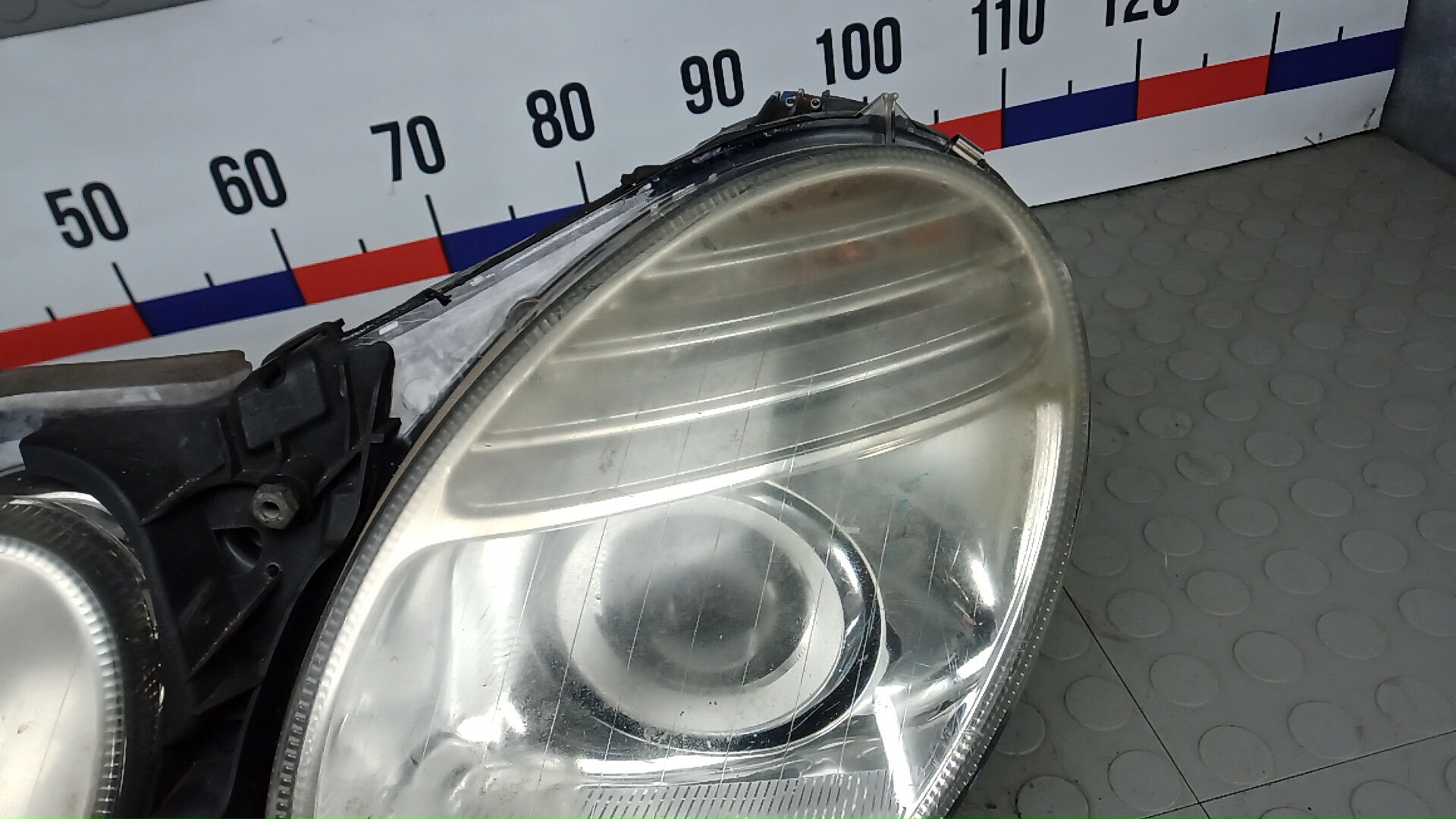 Фара левая