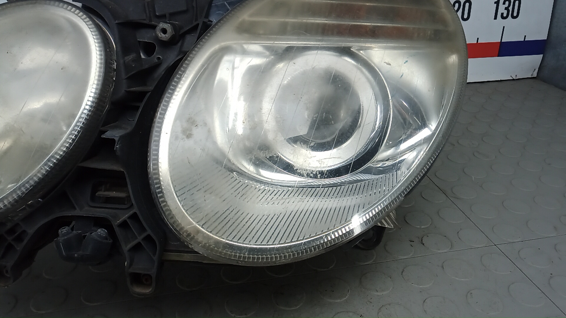 Фара левая