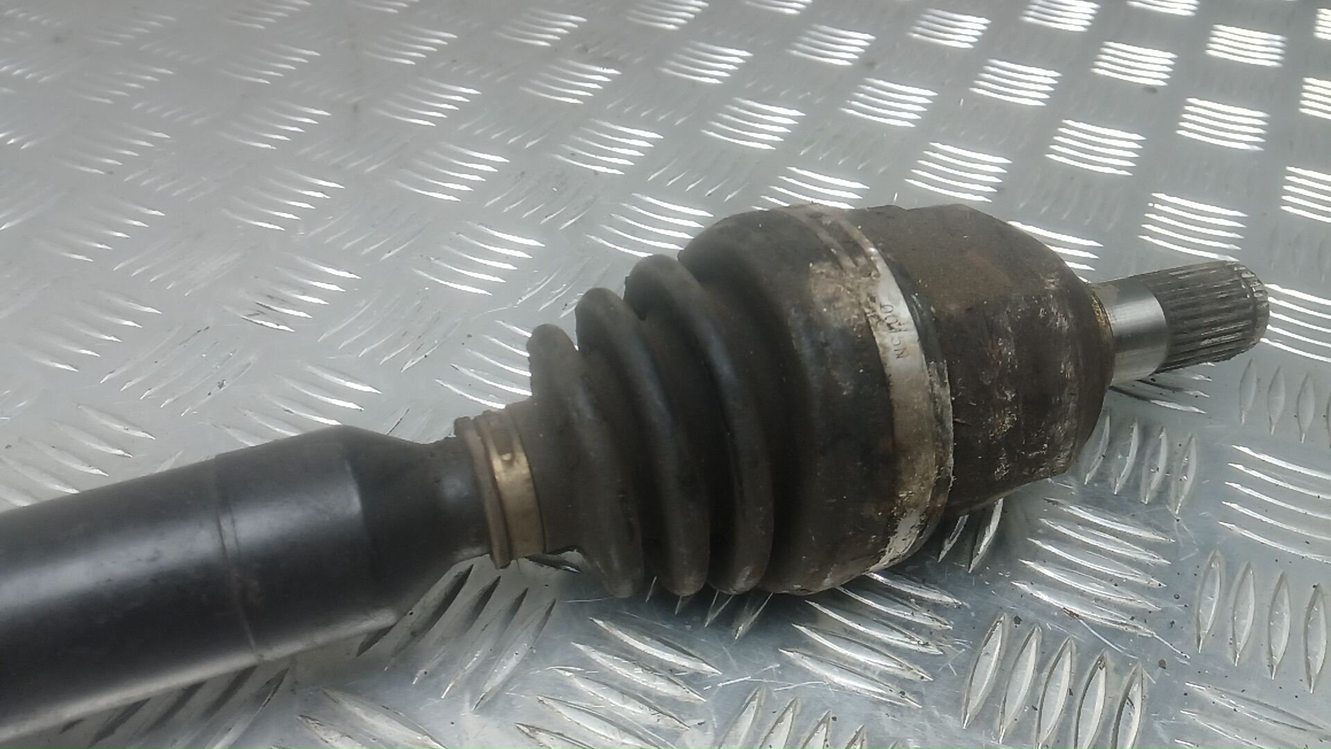 Полуось передняя правая