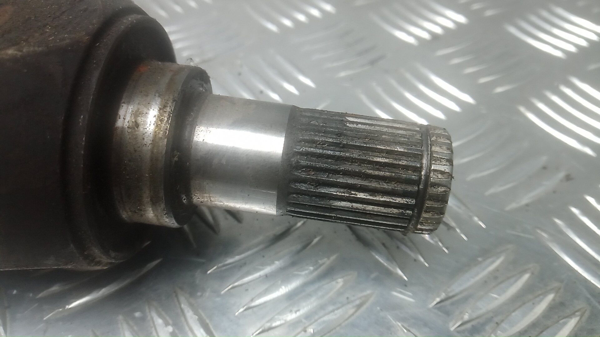 Полуось передняя правая