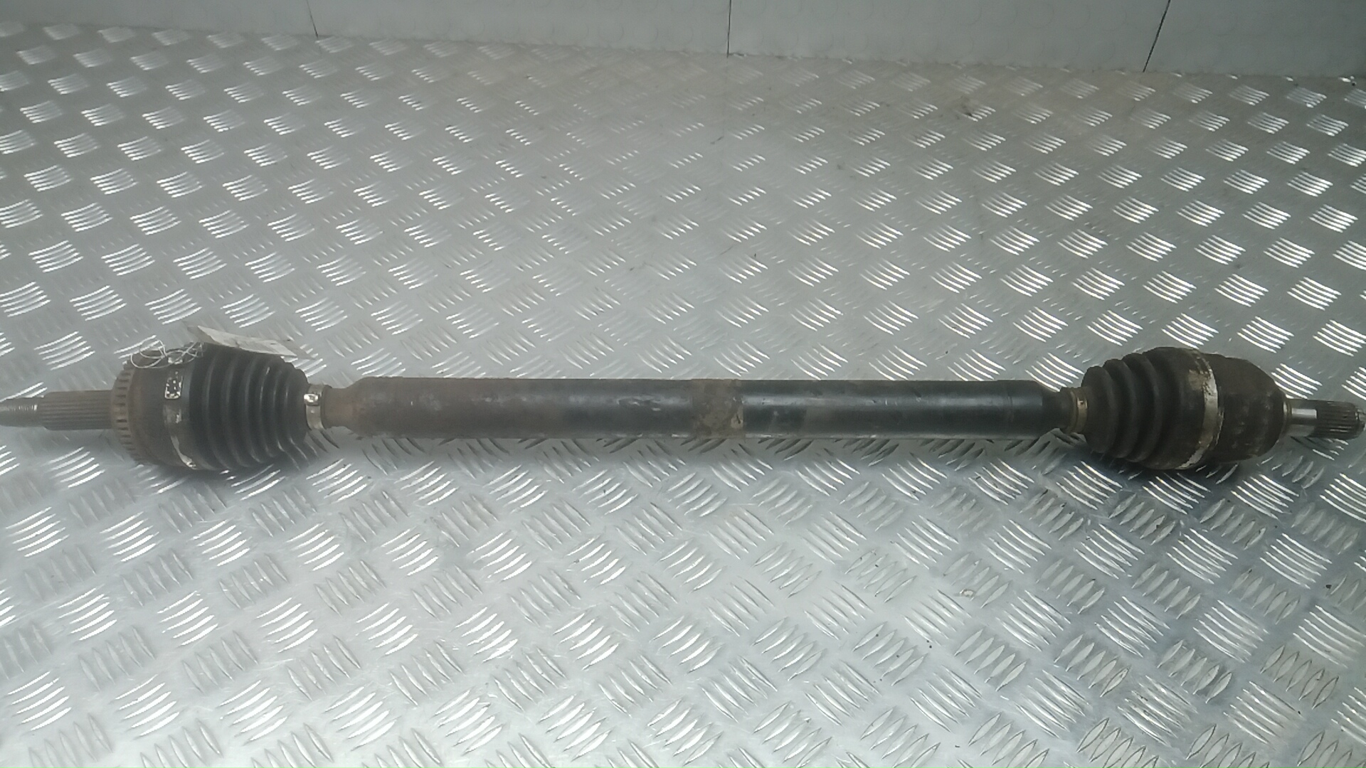 Полуось передняя правая