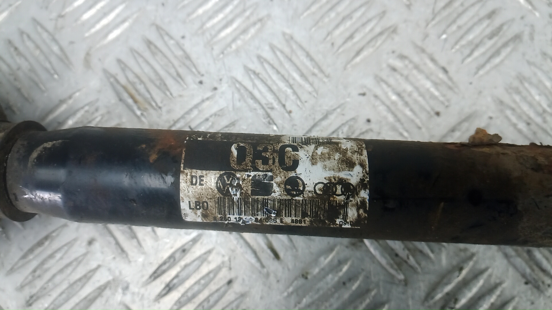 Полуось задняя левая