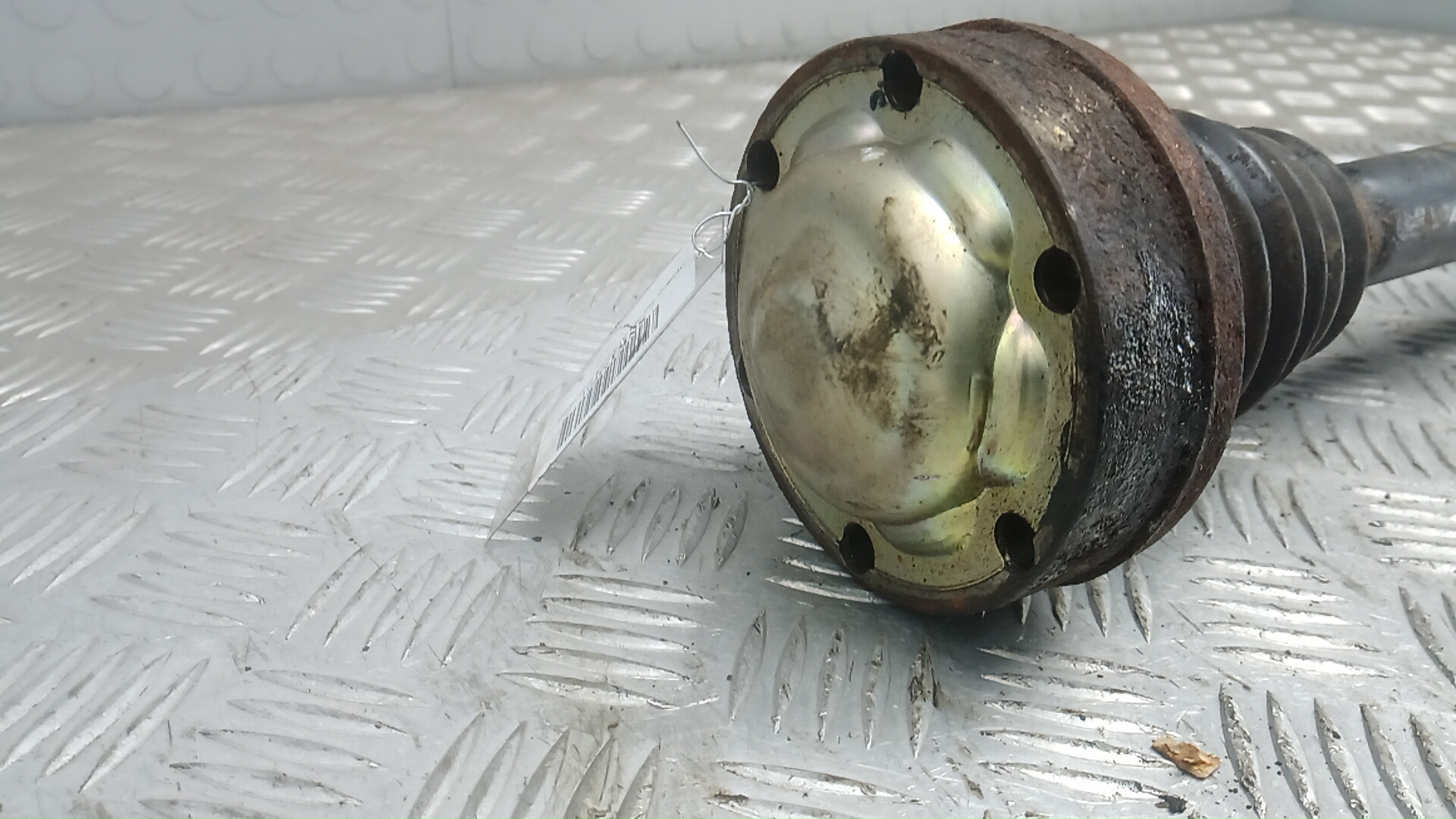 Полуось задняя левая