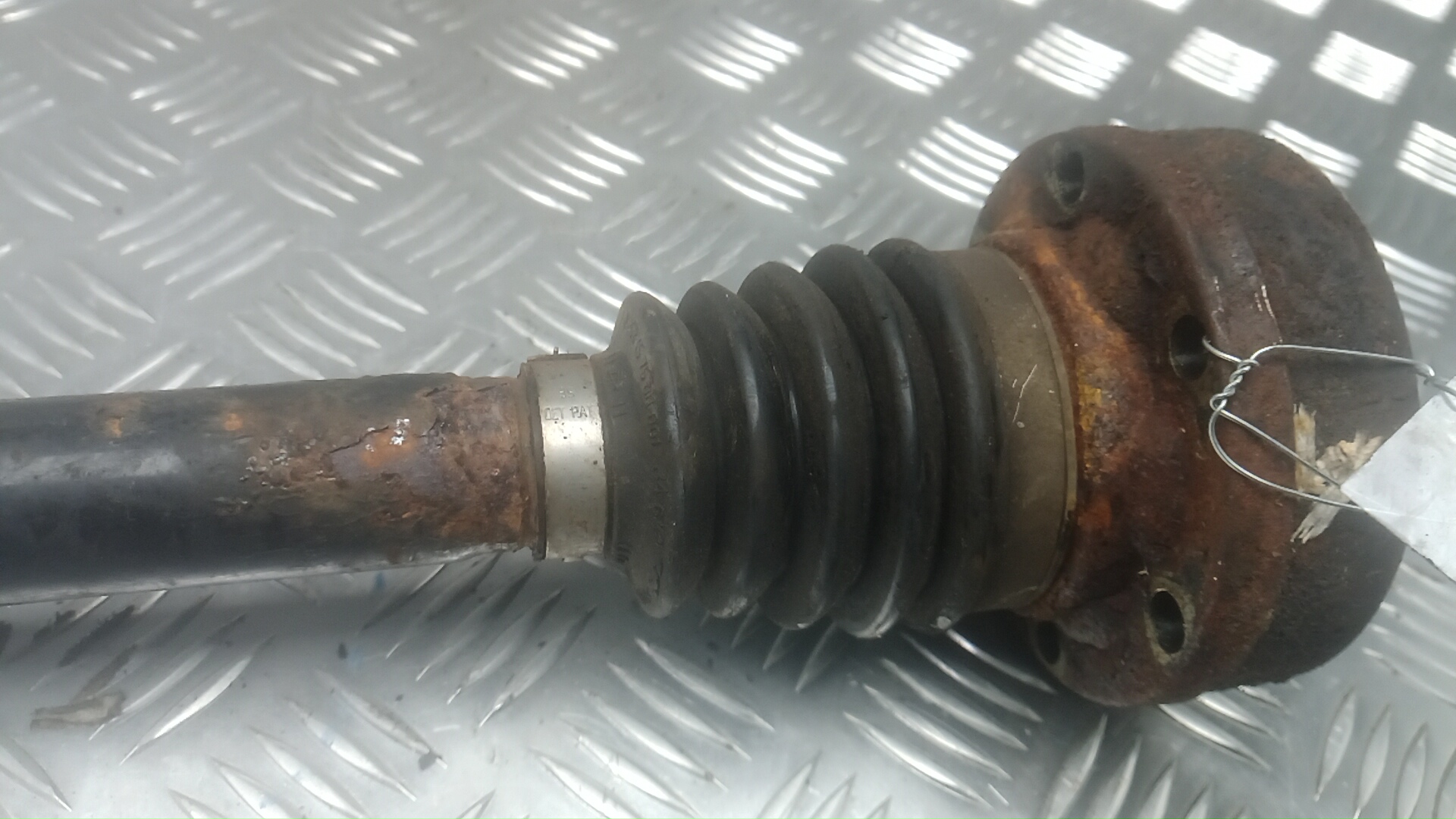 Полуось задняя правая