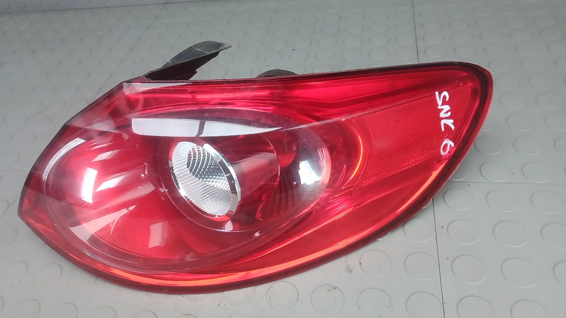 Фонарь задний правый