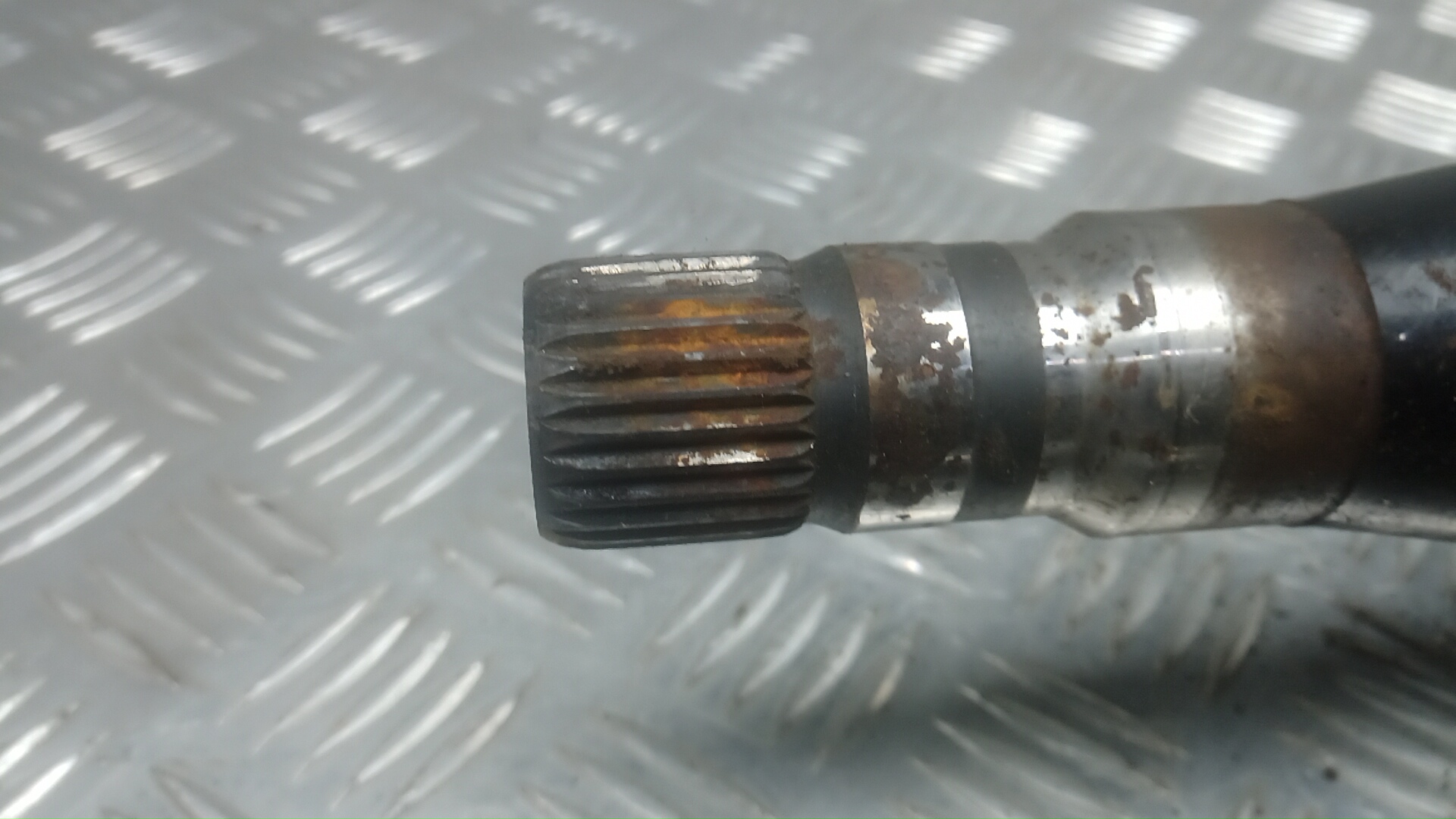 Полуось передняя правая