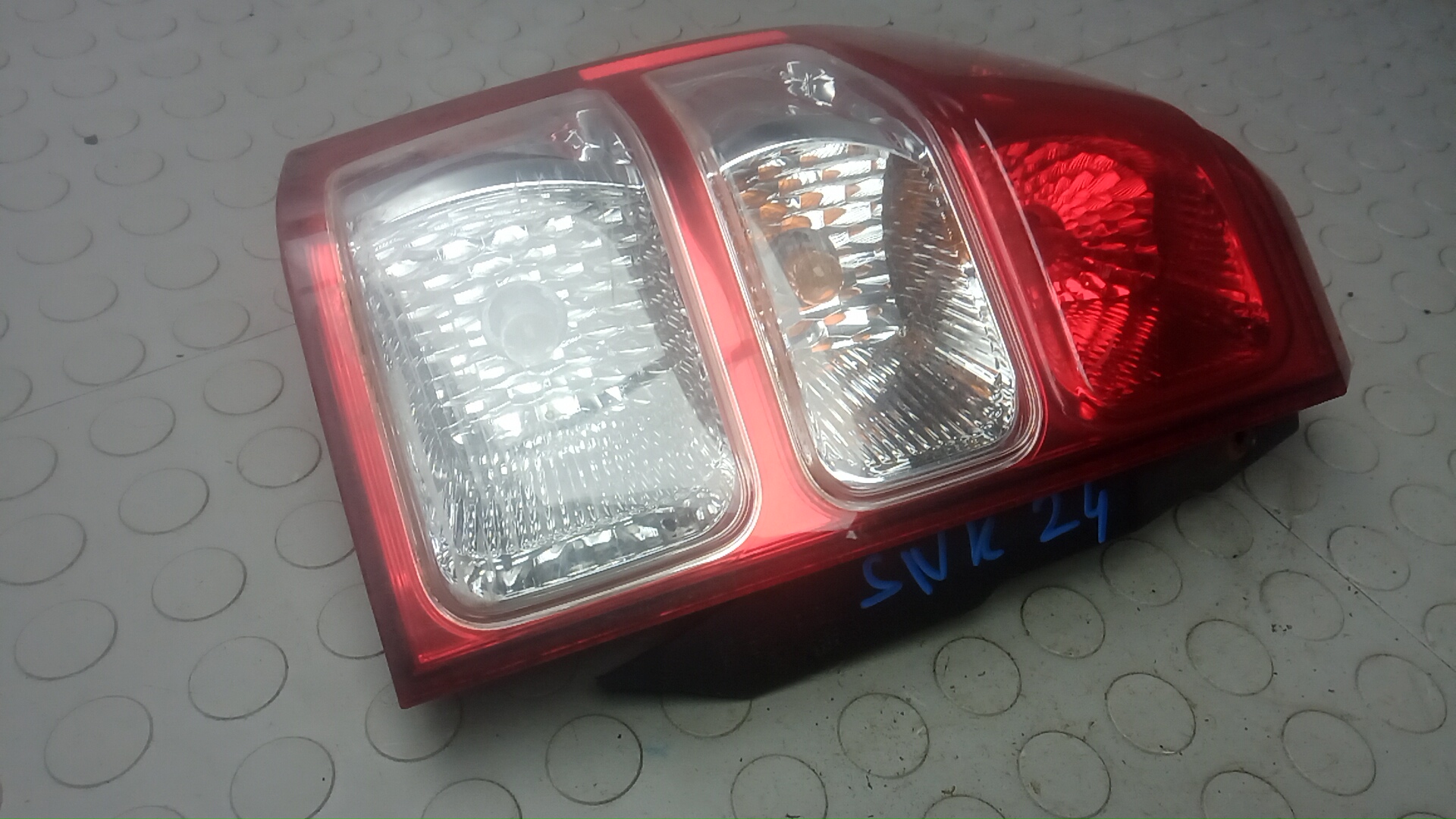 Фонарь задний левый