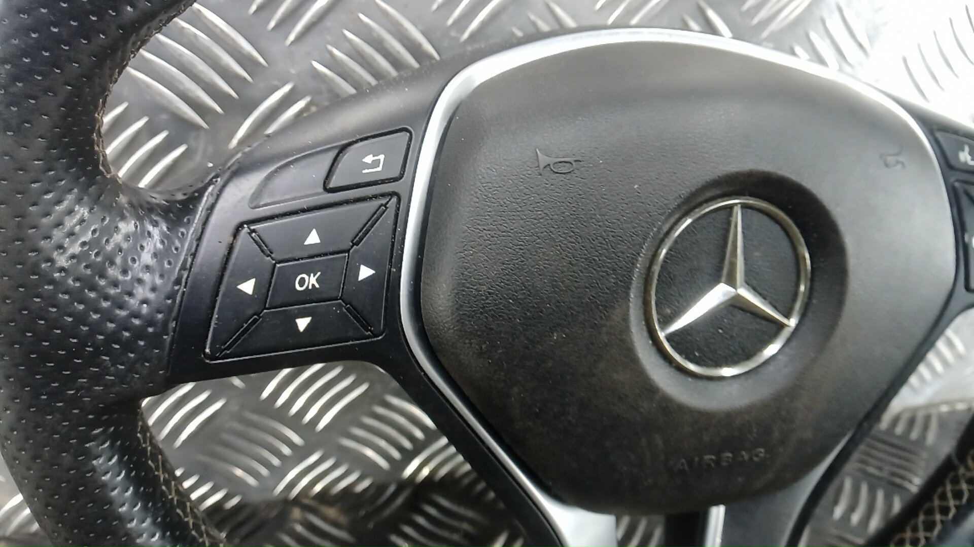 Рулевое колесо (руль)